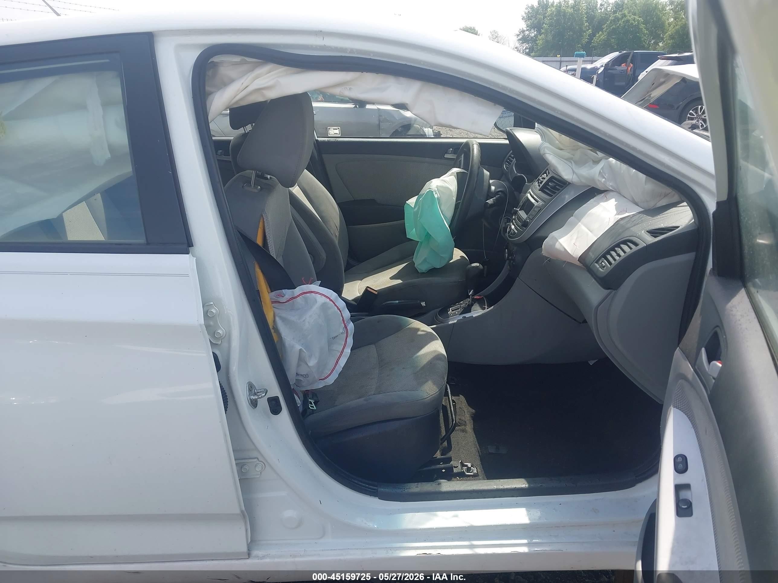 2014 Hyundai Accent Gs White vin: KMHCT5AE3EU161658