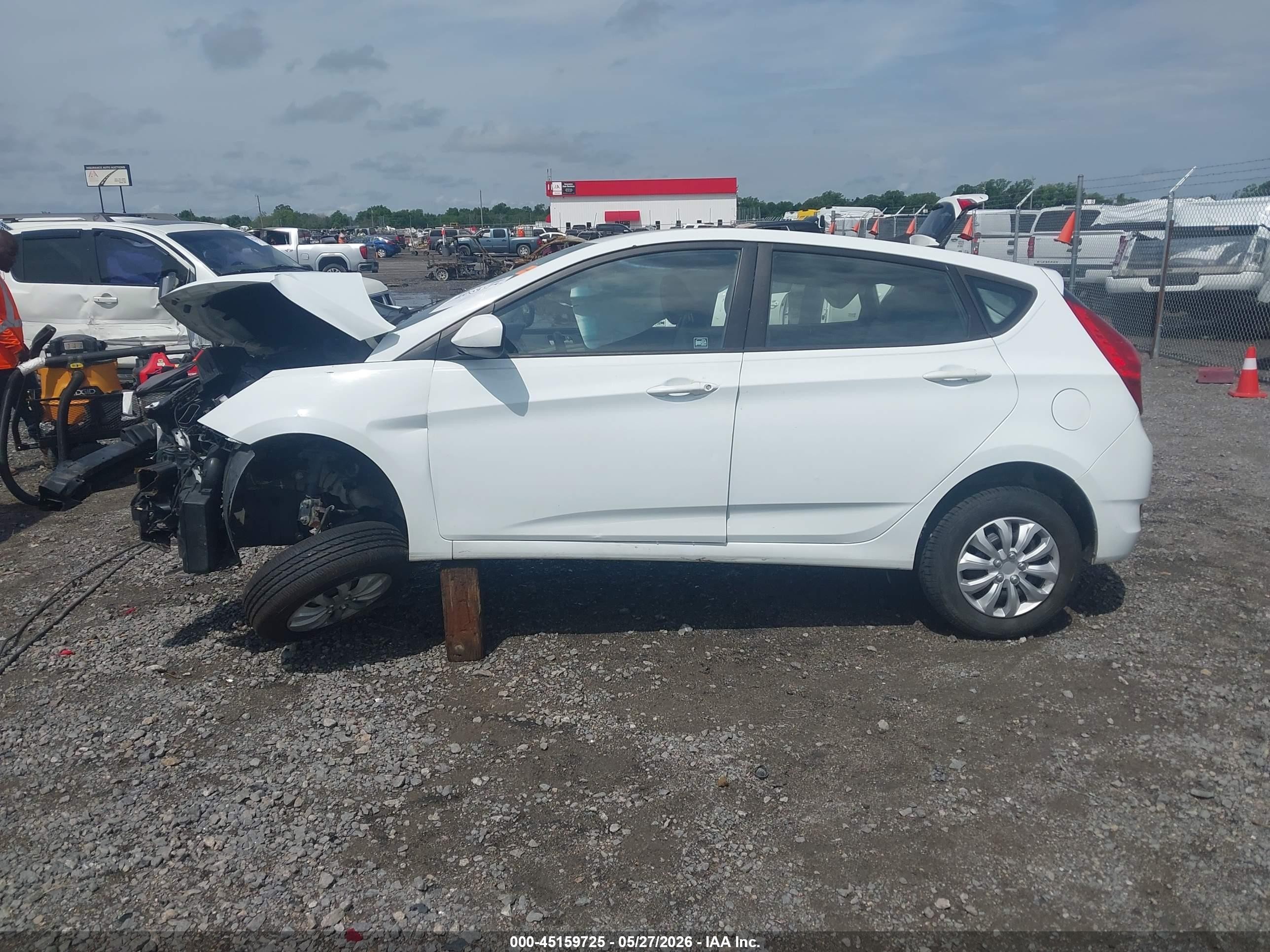 2014 Hyundai Accent Gs White vin: KMHCT5AE3EU161658