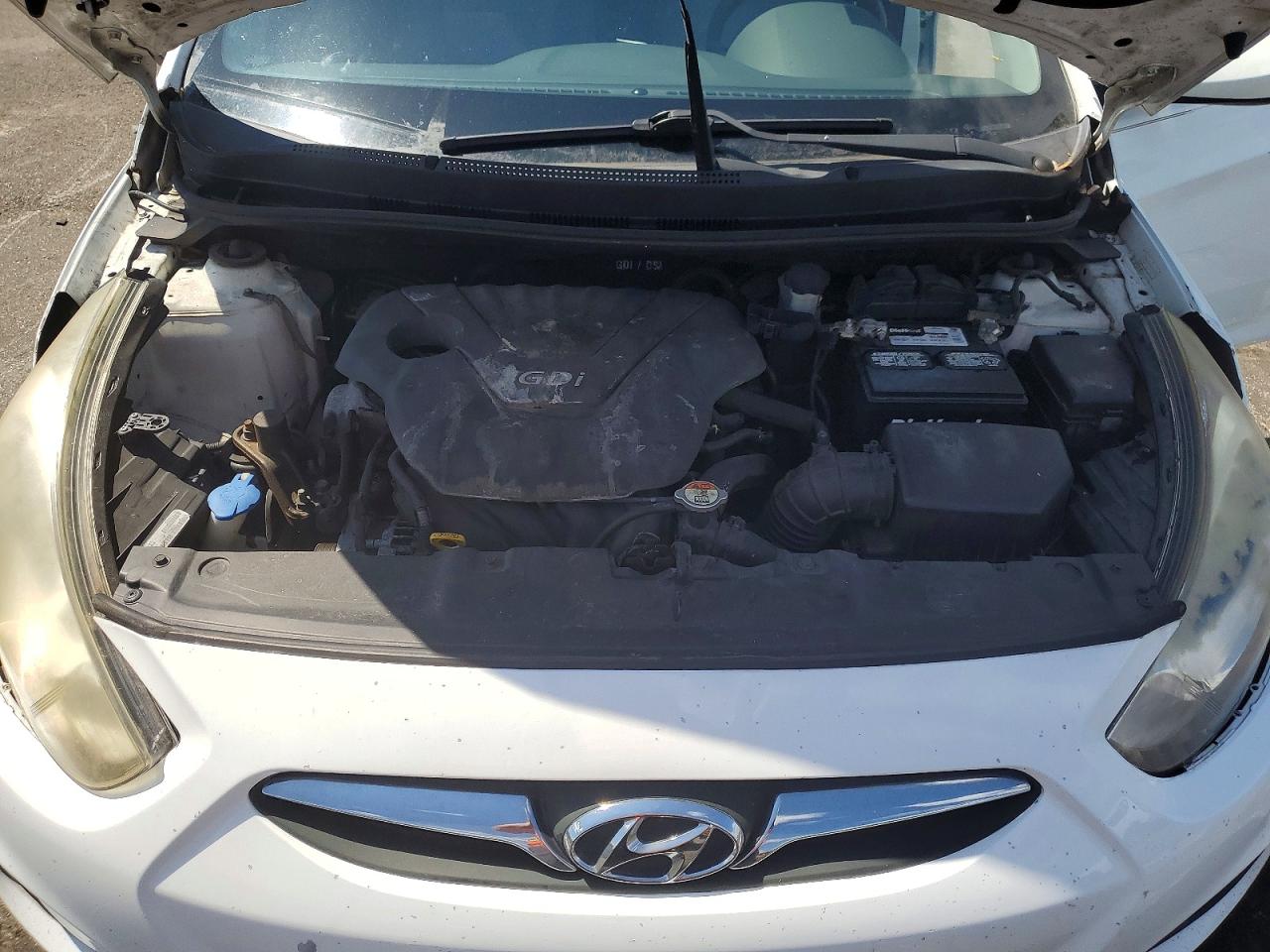 2013 Hyundai Accent Gs White vin: KMHCT5AE4DU079940
