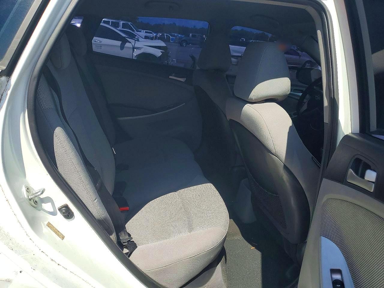 2013 Hyundai Accent Gs White vin: KMHCT5AE4DU079940