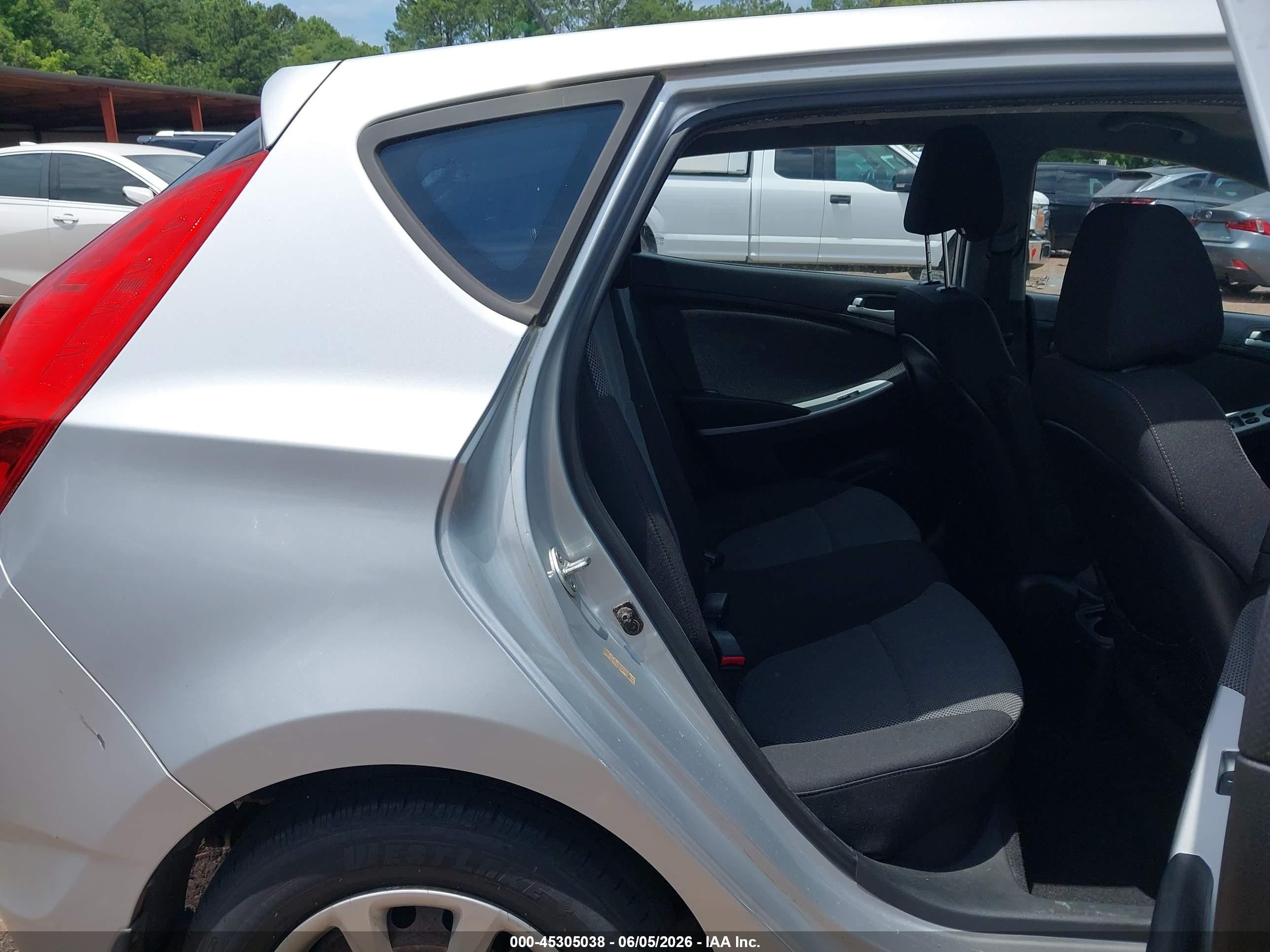 2013 Hyundai Accent Gs Silver vin: KMHCT5AE4DU094146