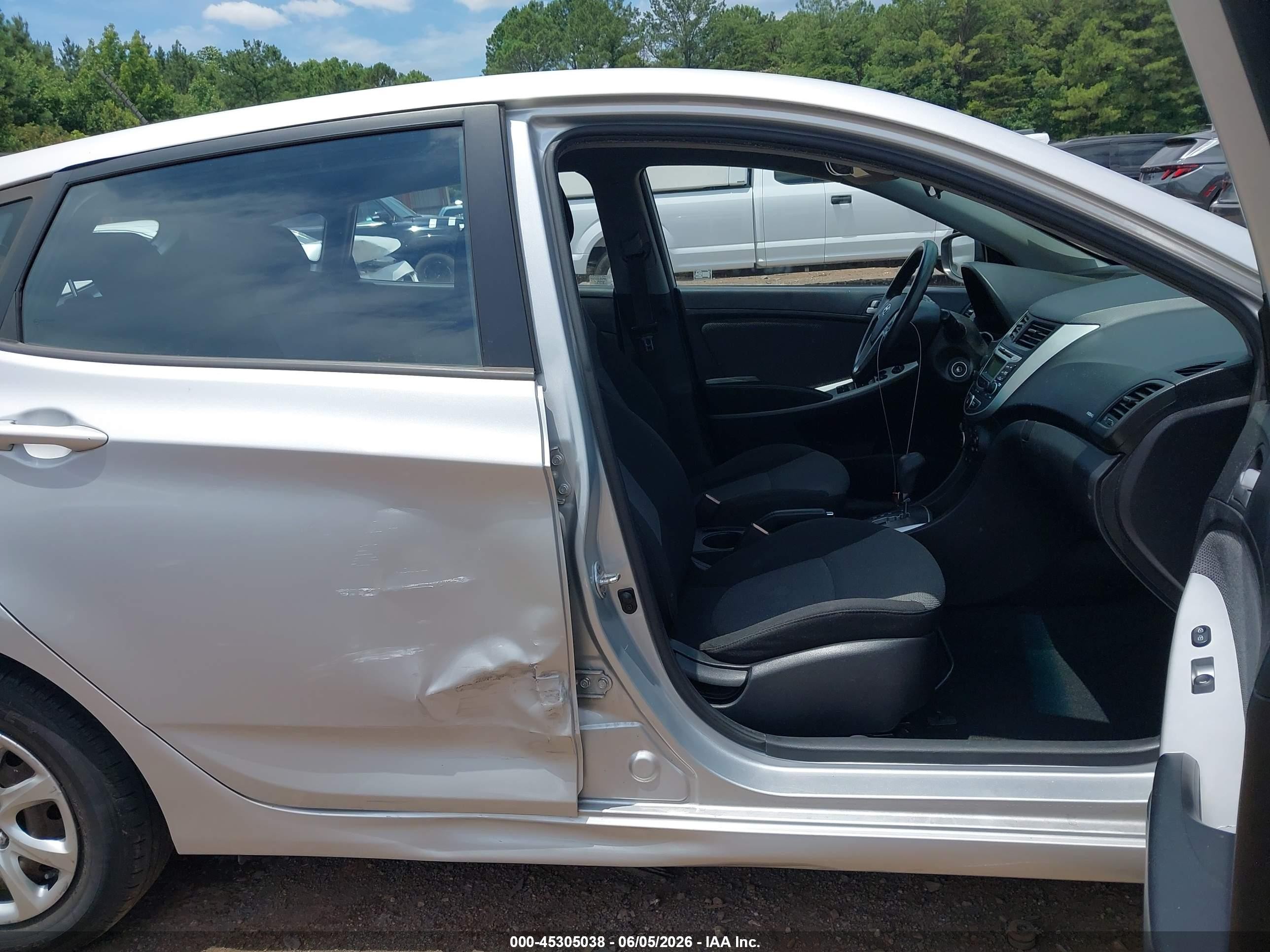 2013 Hyundai Accent Gs Silver vin: KMHCT5AE4DU094146