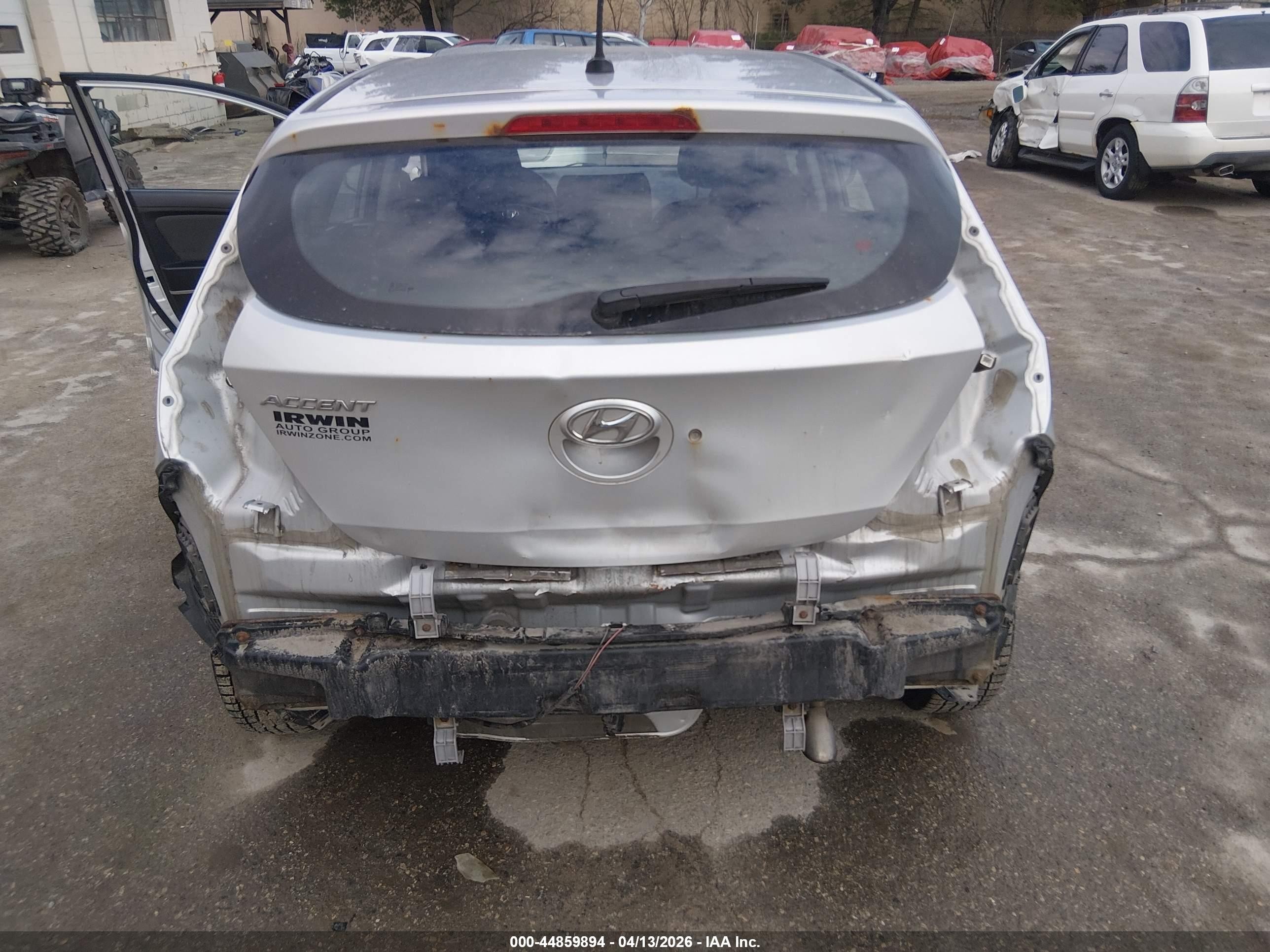2014 Hyundai Accent Gs Silver vin: KMHCT5AE4EU173172