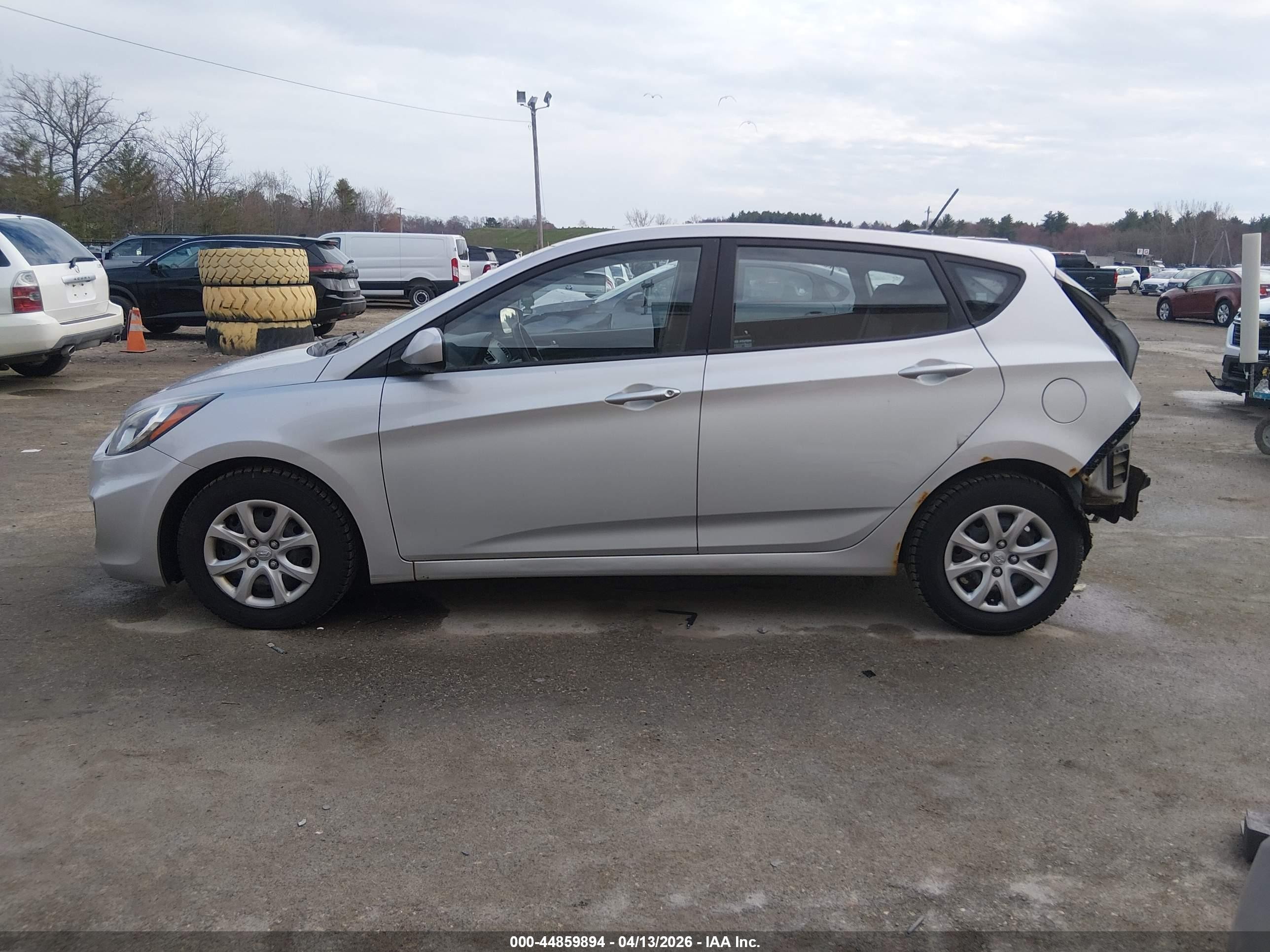 2014 Hyundai Accent Gs Silver vin: KMHCT5AE4EU173172