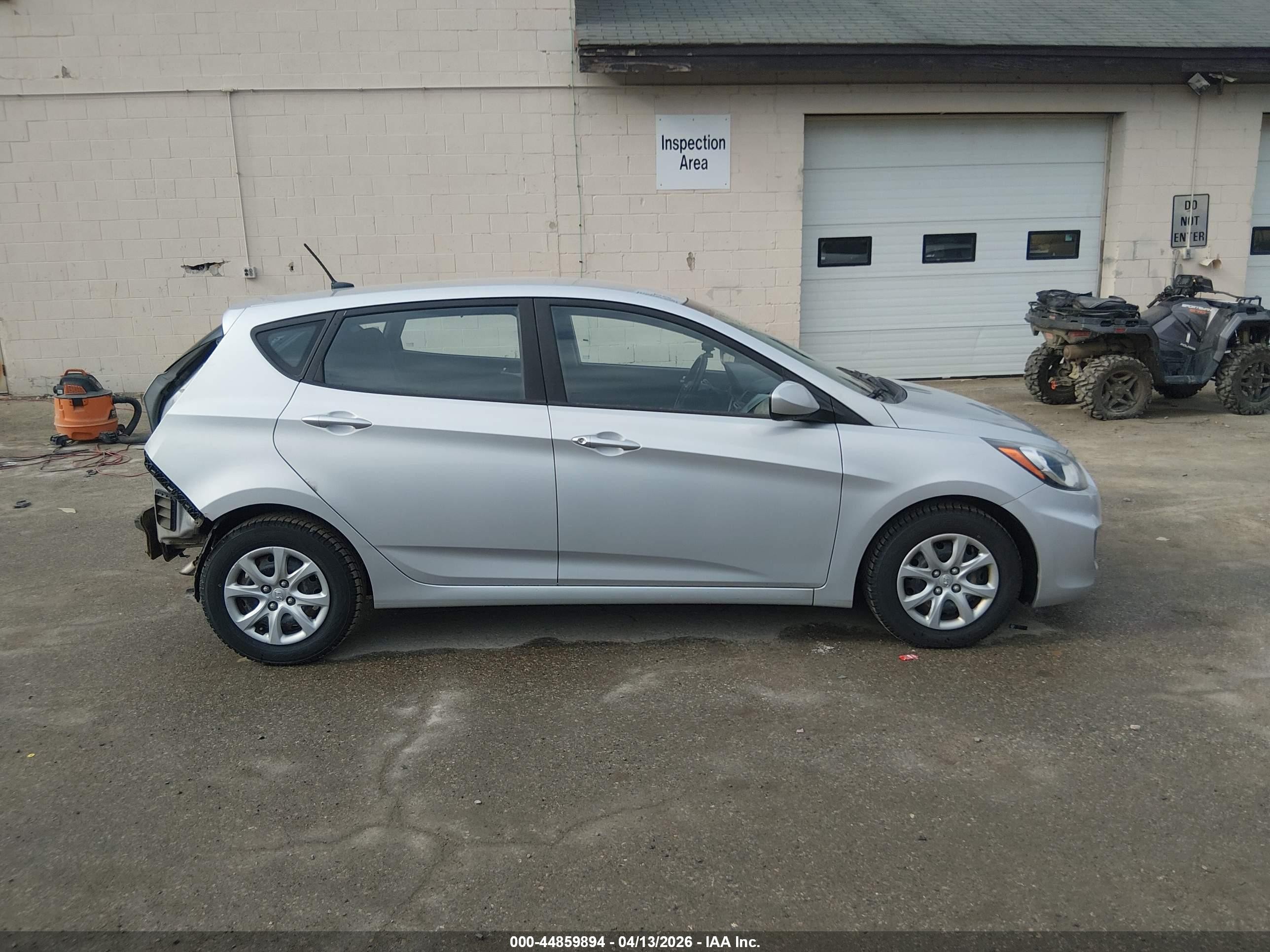 2014 Hyundai Accent Gs Silver vin: KMHCT5AE4EU173172