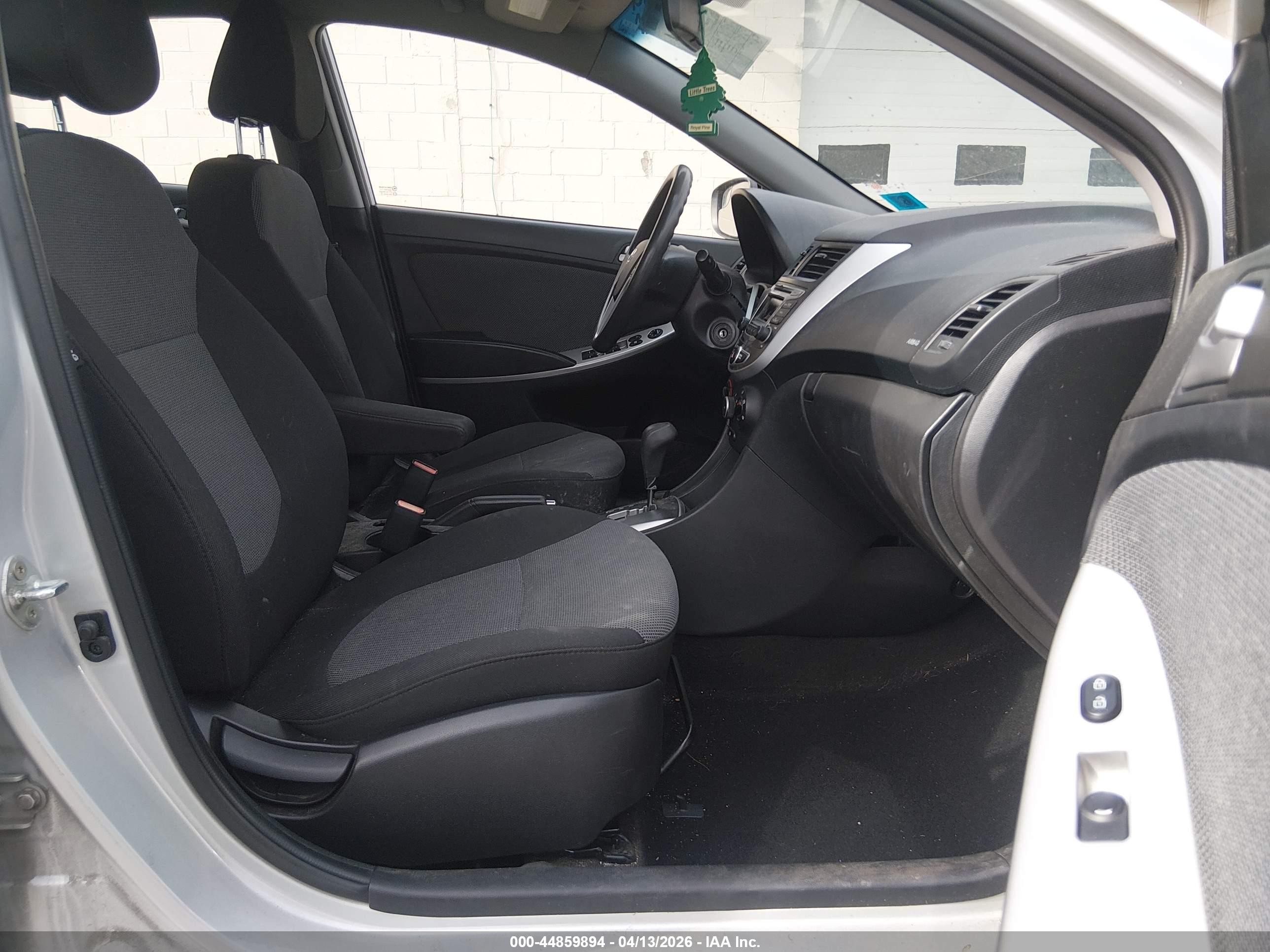 2014 Hyundai Accent Gs Silver vin: KMHCT5AE4EU173172