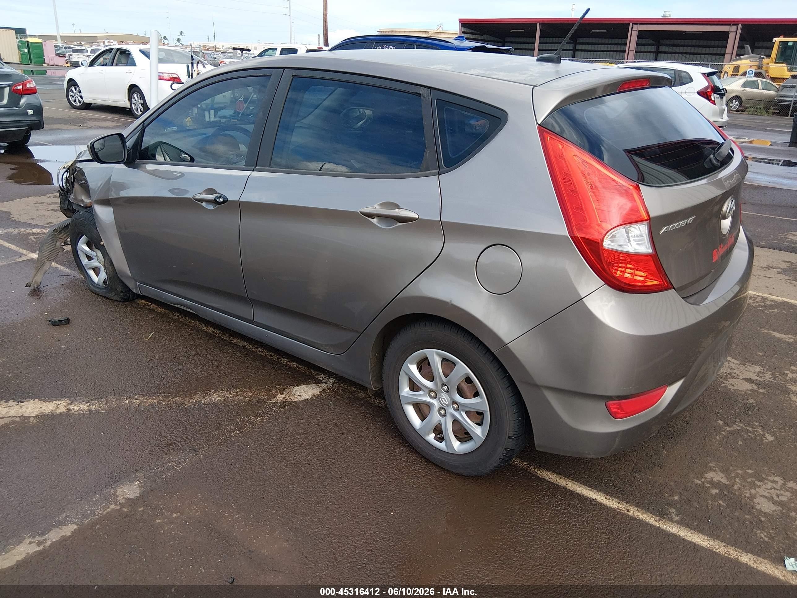 2014 Hyundai Accent Gs Коричневый vin: KMHCT5AE4EU181420