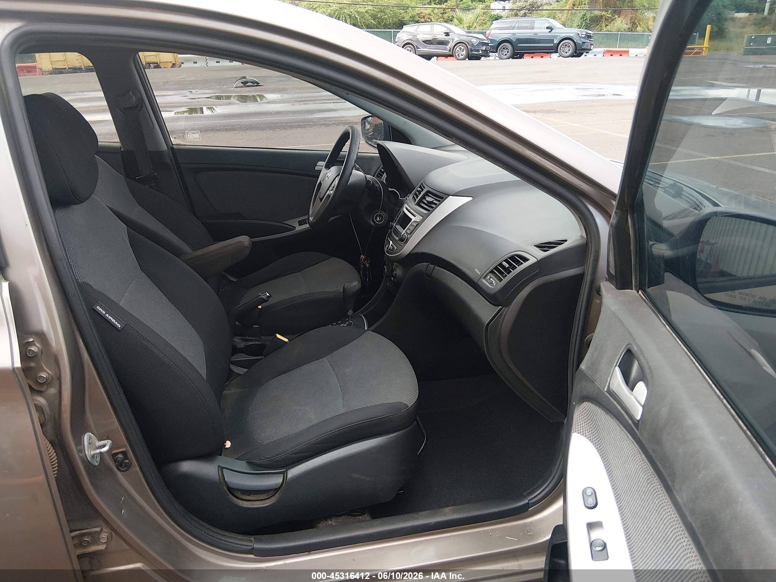 2014 Hyundai Accent Gs Коричневый vin: KMHCT5AE4EU181420
