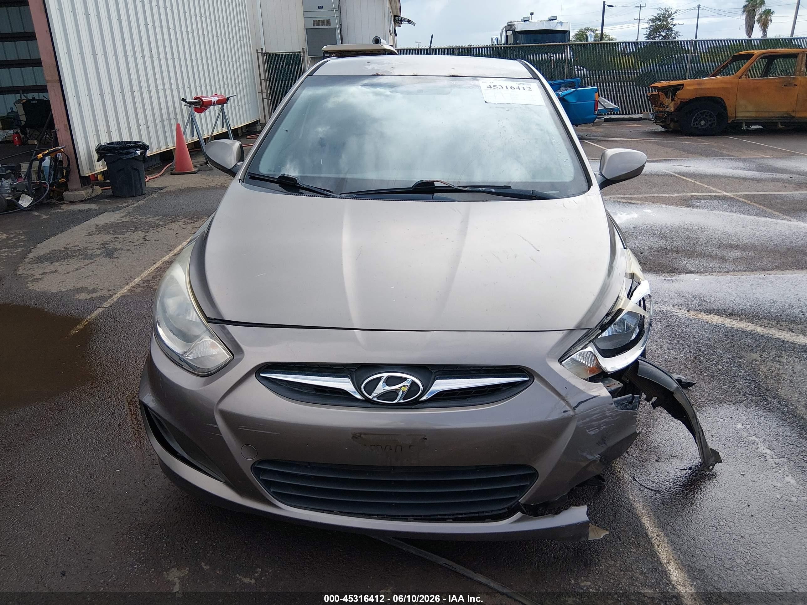 2014 Hyundai Accent Gs Коричневый vin: KMHCT5AE4EU181420