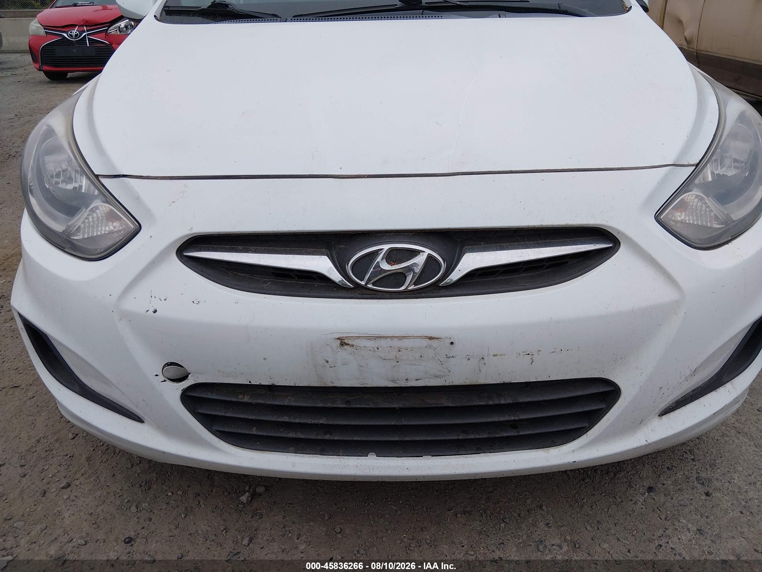 2014 Hyundai Accent Gs White vin: KMHCT5AE4EU188304
