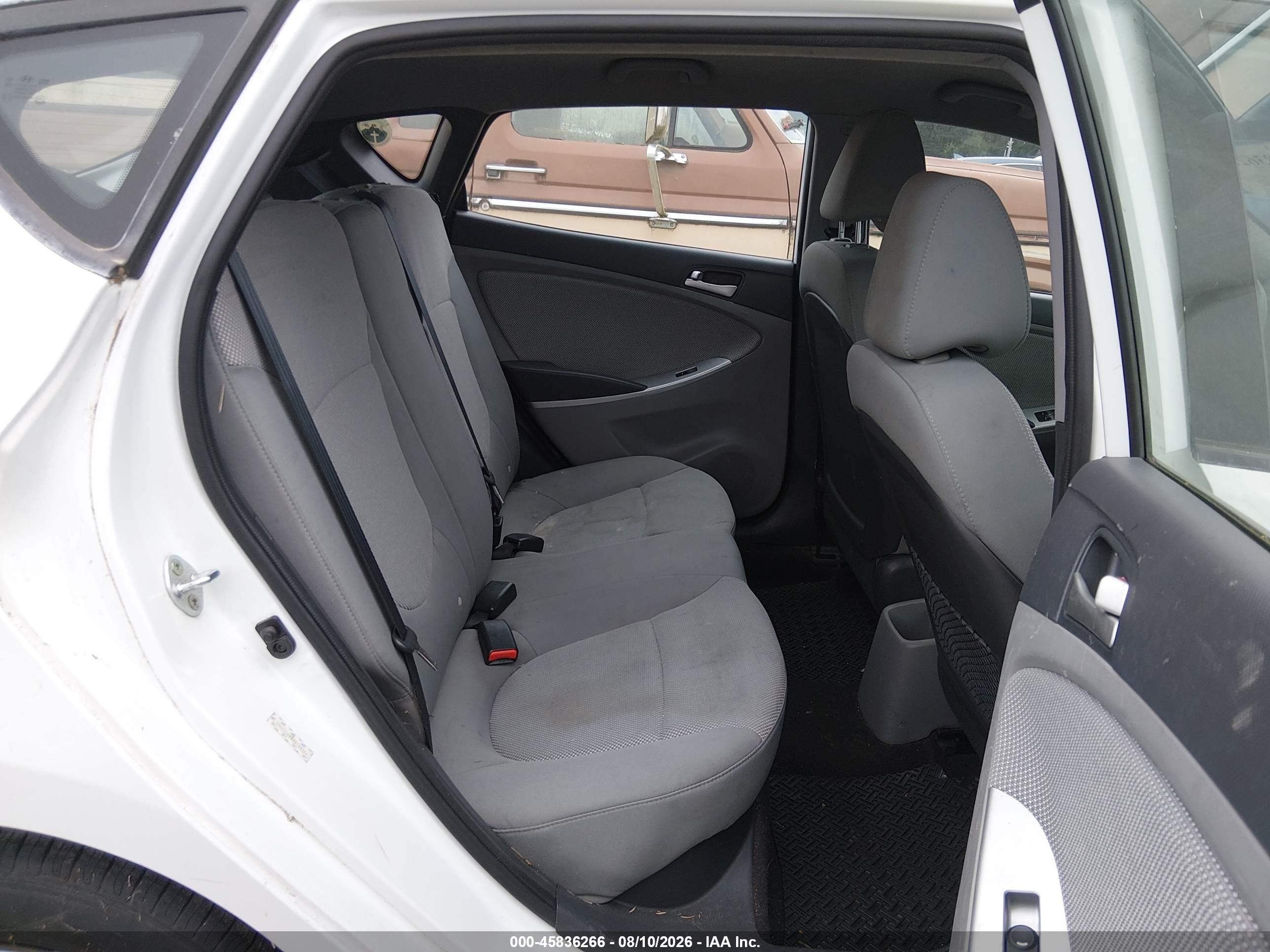 2014 Hyundai Accent Gs White vin: KMHCT5AE4EU188304