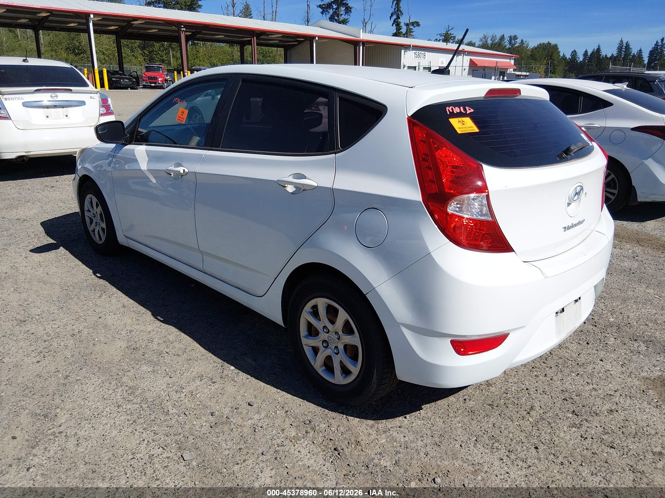2014 Hyundai Accent Gs White vin: KMHCT5AE4EU195673