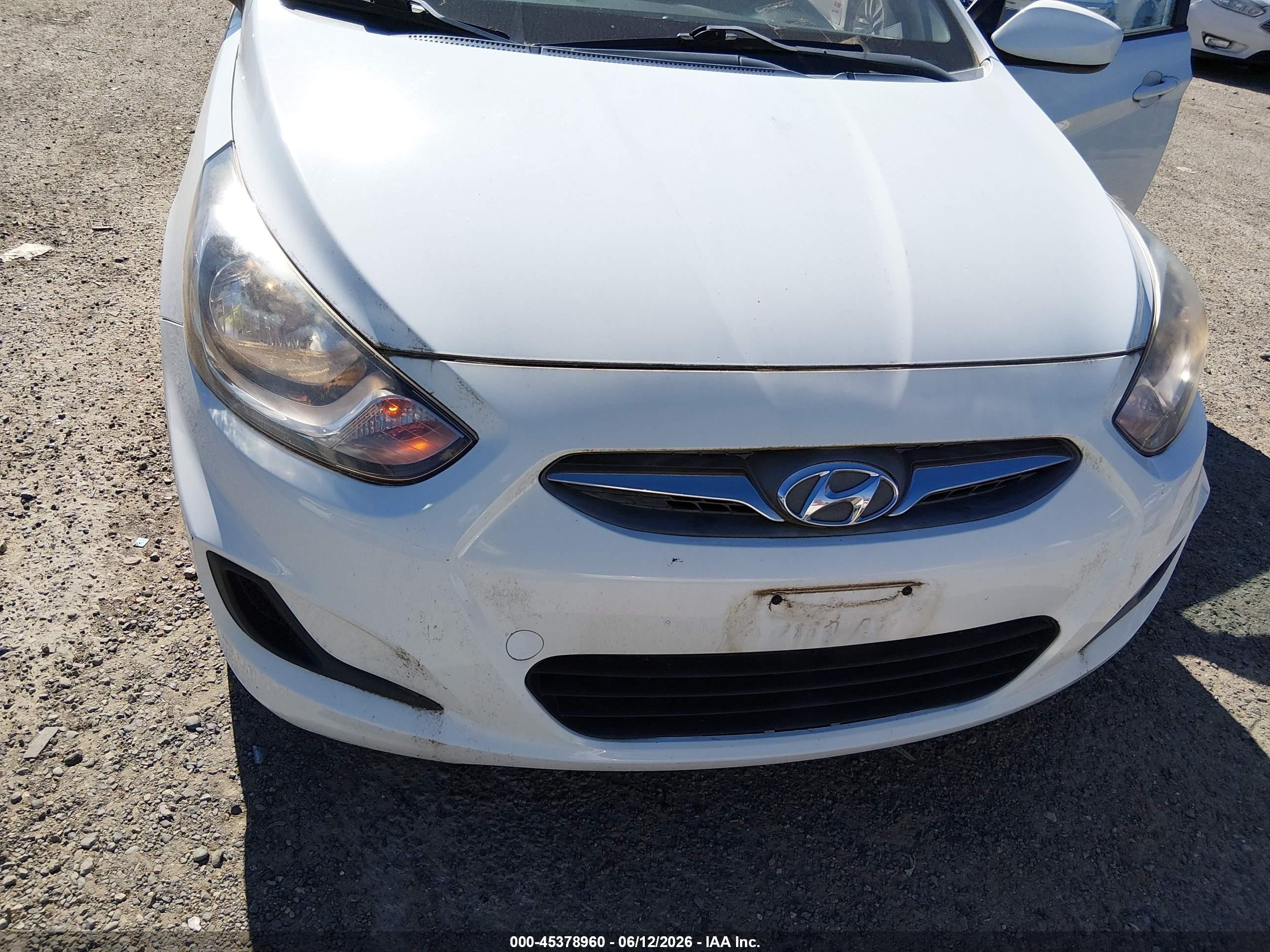 2014 Hyundai Accent Gs White vin: KMHCT5AE4EU195673