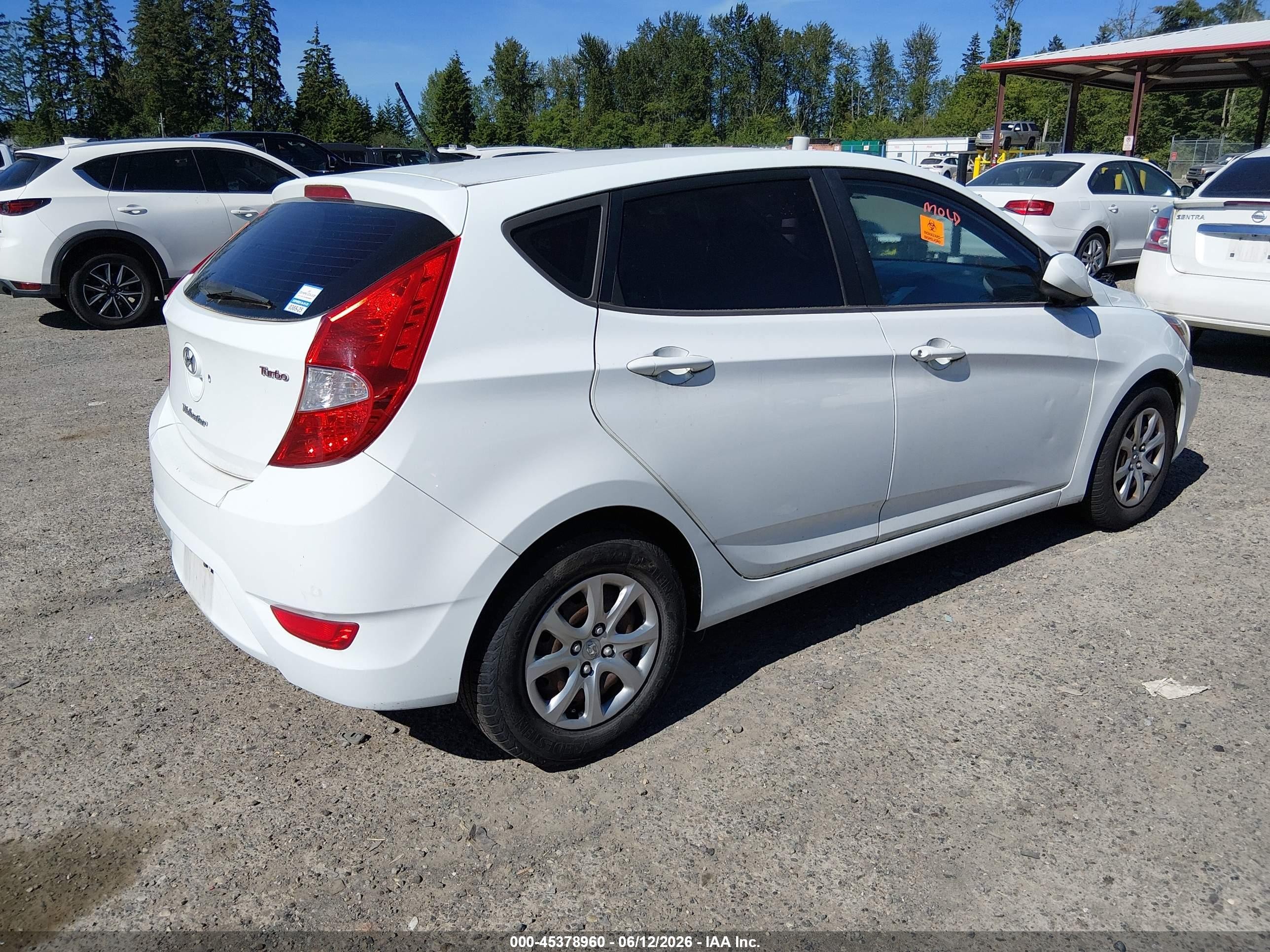 2014 Hyundai Accent Gs White vin: KMHCT5AE4EU195673