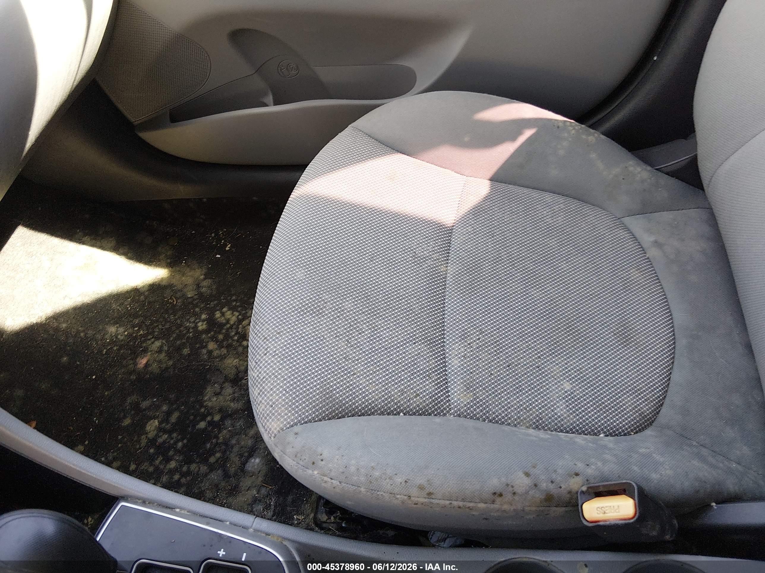 2014 Hyundai Accent Gs White vin: KMHCT5AE4EU195673