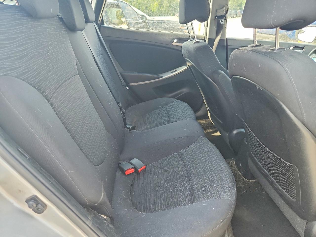 2015 Hyundai Accent Gs Silver vin: KMHCT5AE4FU204681