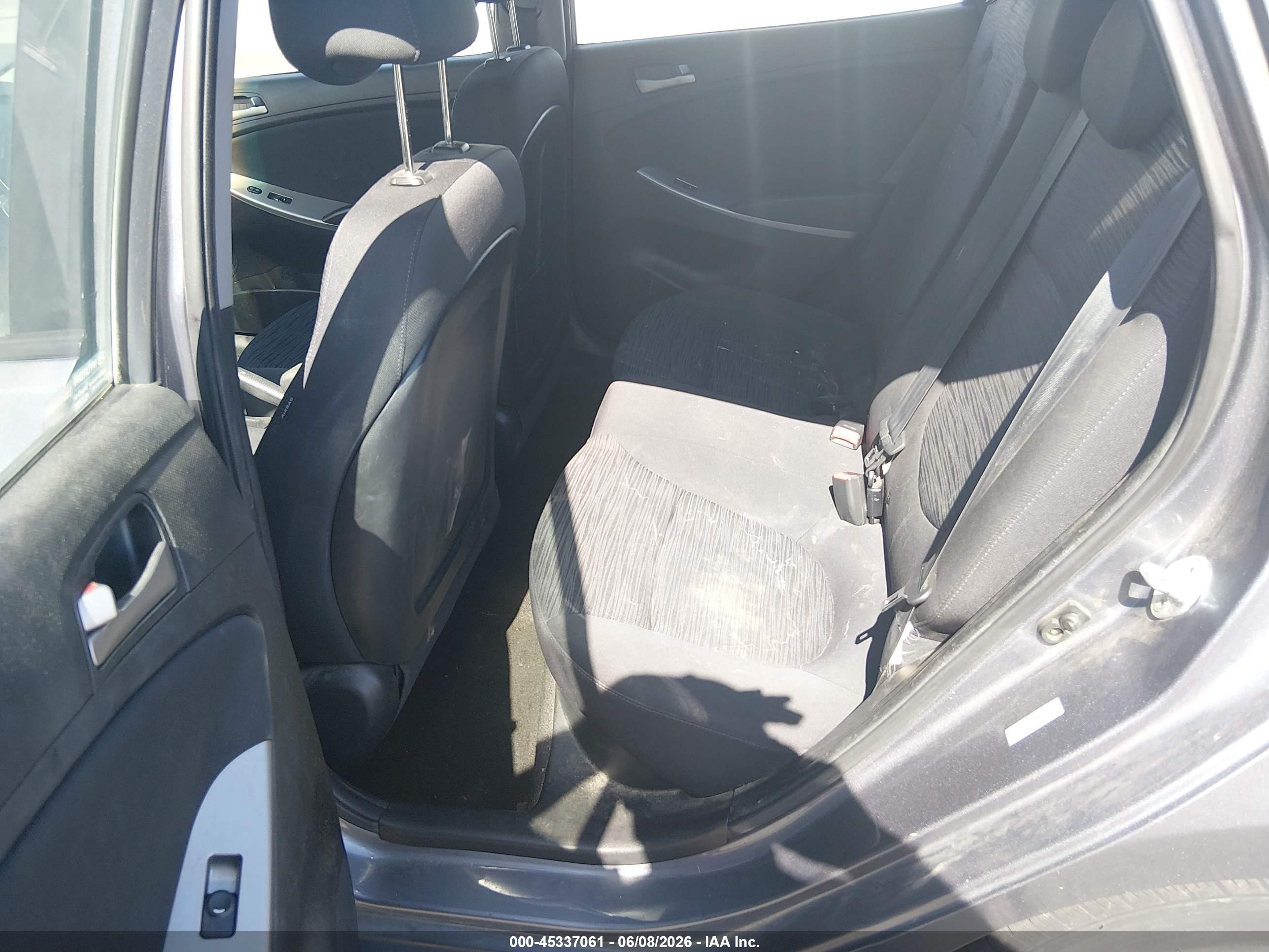 2016 Hyundai Accent Se Gray vin: KMHCT5AE4GU255230