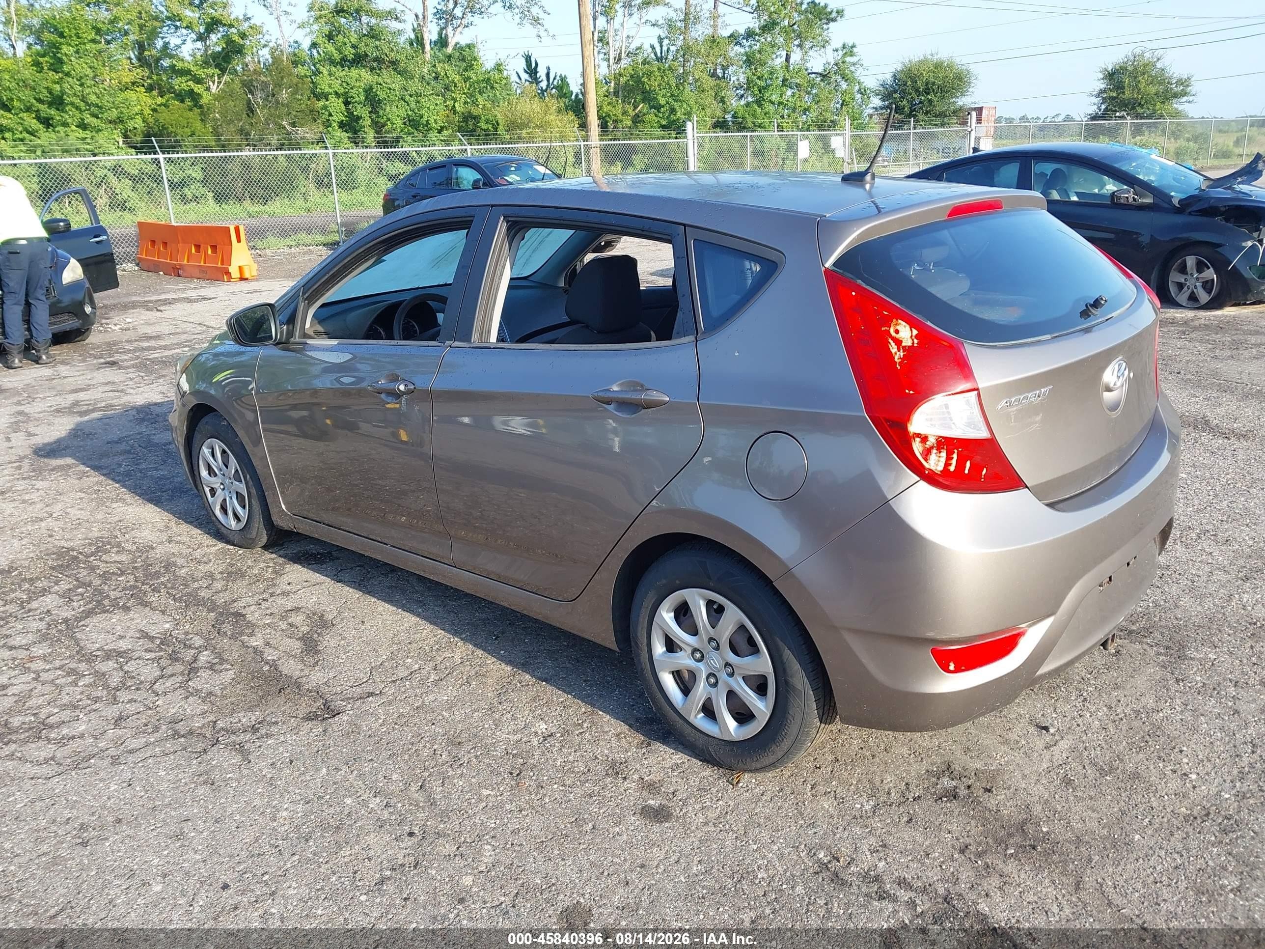 2012 Hyundai Accent Gs Золотой vin: KMHCT5AE5CU015694