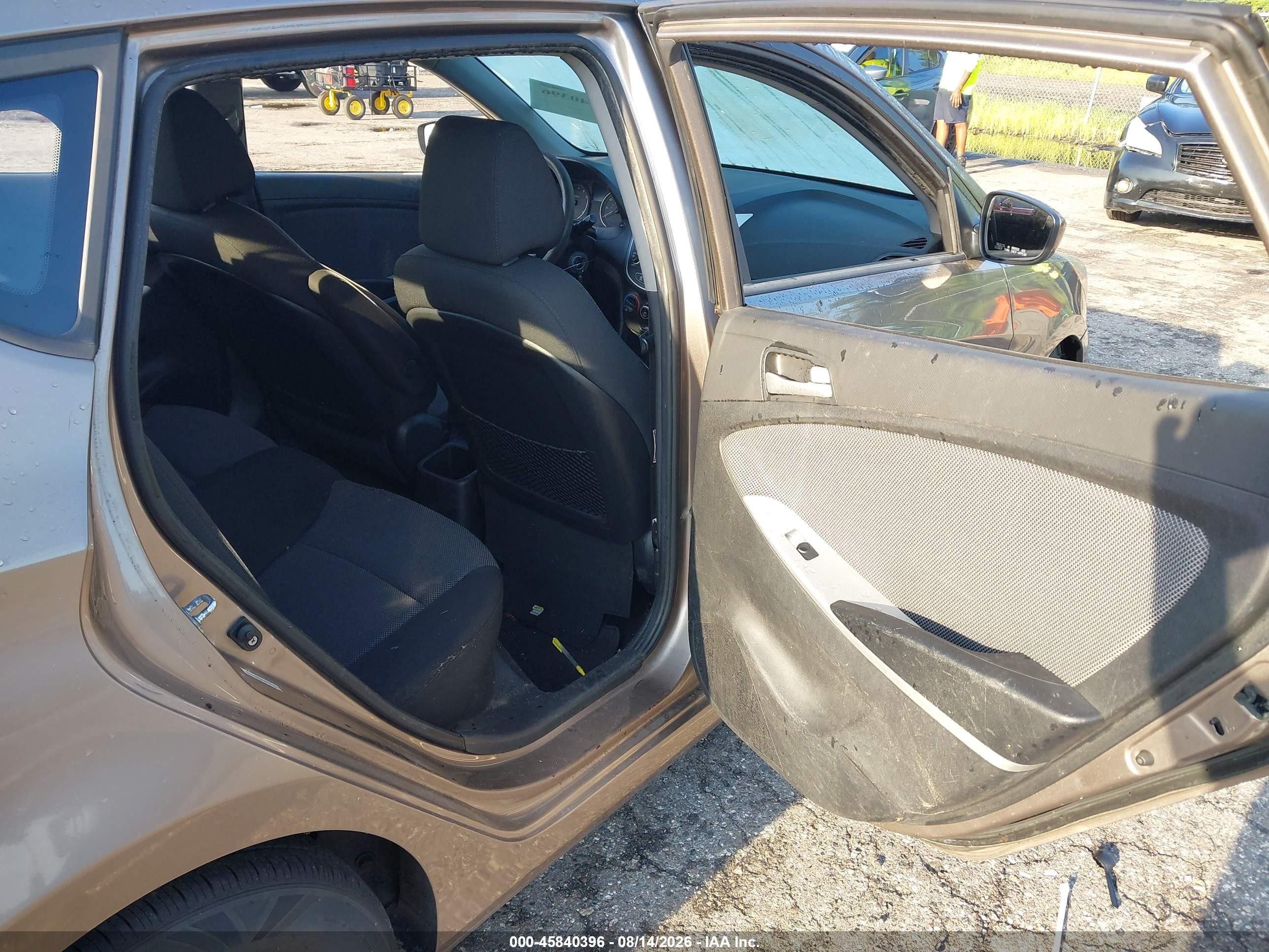 2012 Hyundai Accent Gs Золотой vin: KMHCT5AE5CU015694