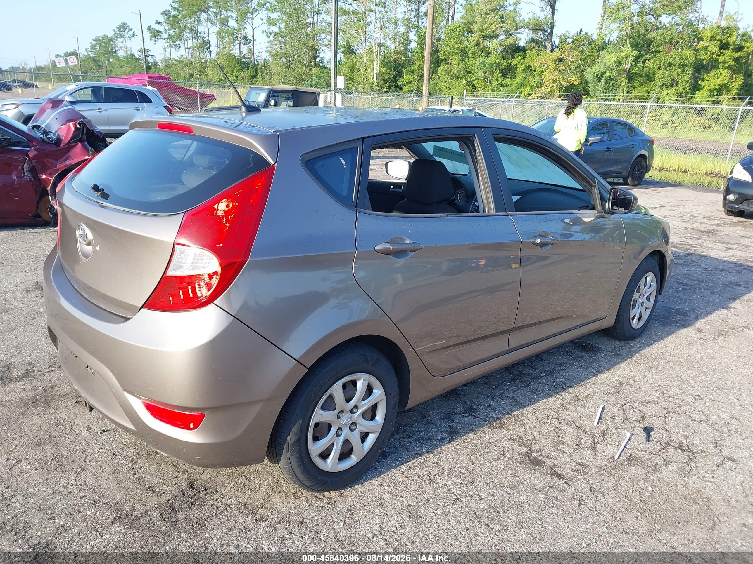2012 Hyundai Accent Gs Золотой vin: KMHCT5AE5CU015694