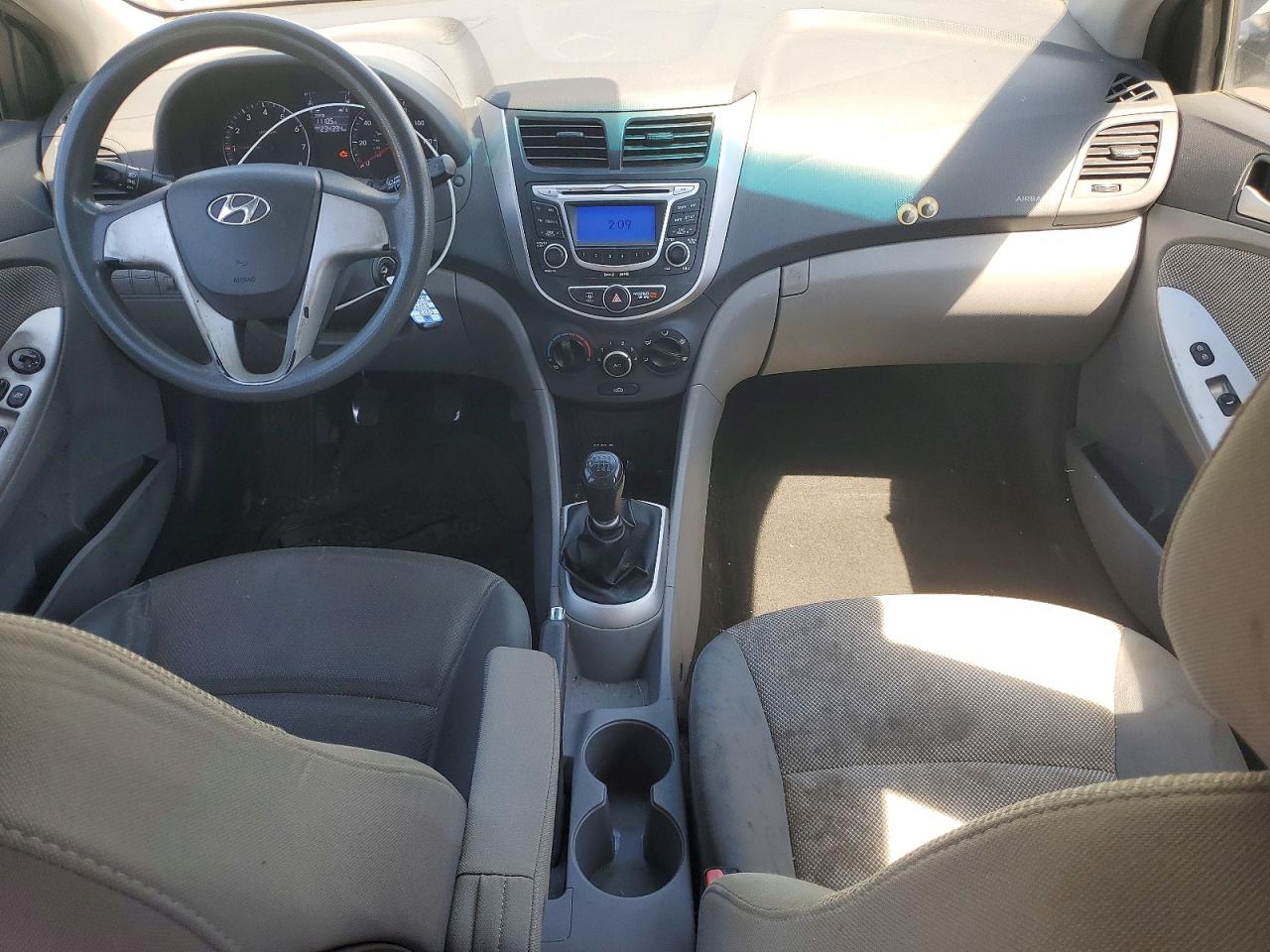 2013 Hyundai Accent Gs Белый vin: KMHCT5AE5DU063553