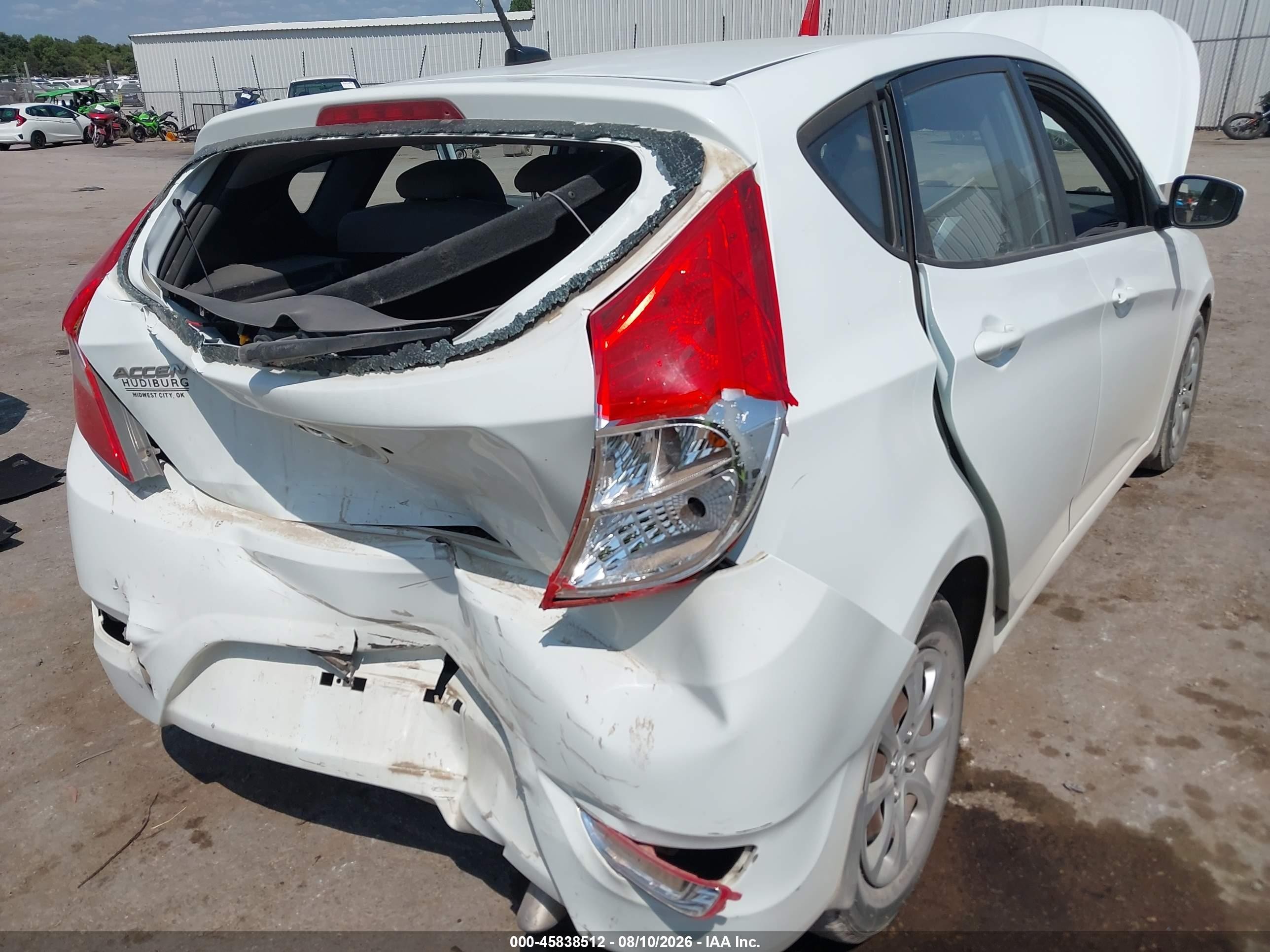 2013 Hyundai Accent Gs White vin: KMHCT5AE5DU087996