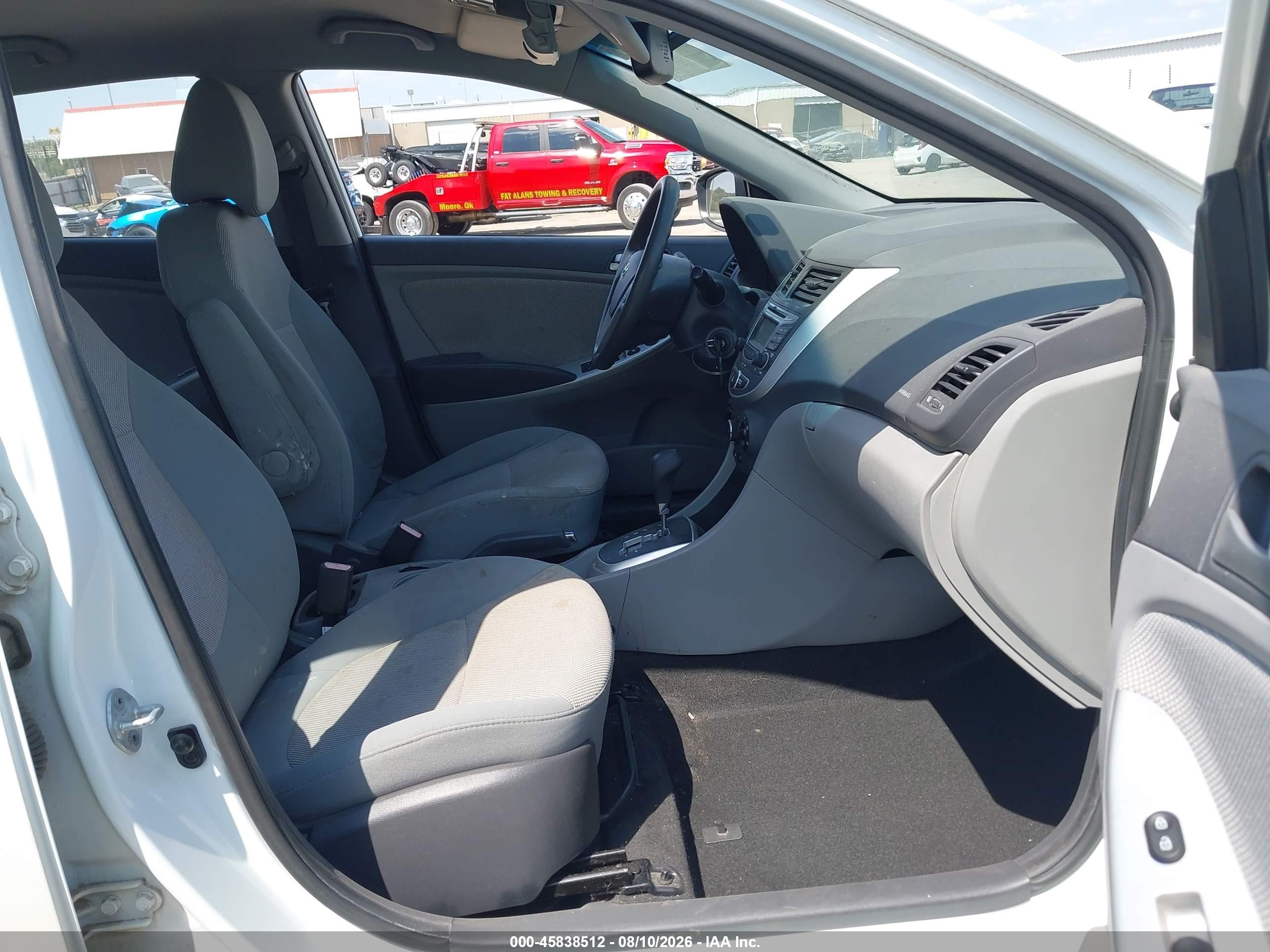 2013 Hyundai Accent Gs White vin: KMHCT5AE5DU087996