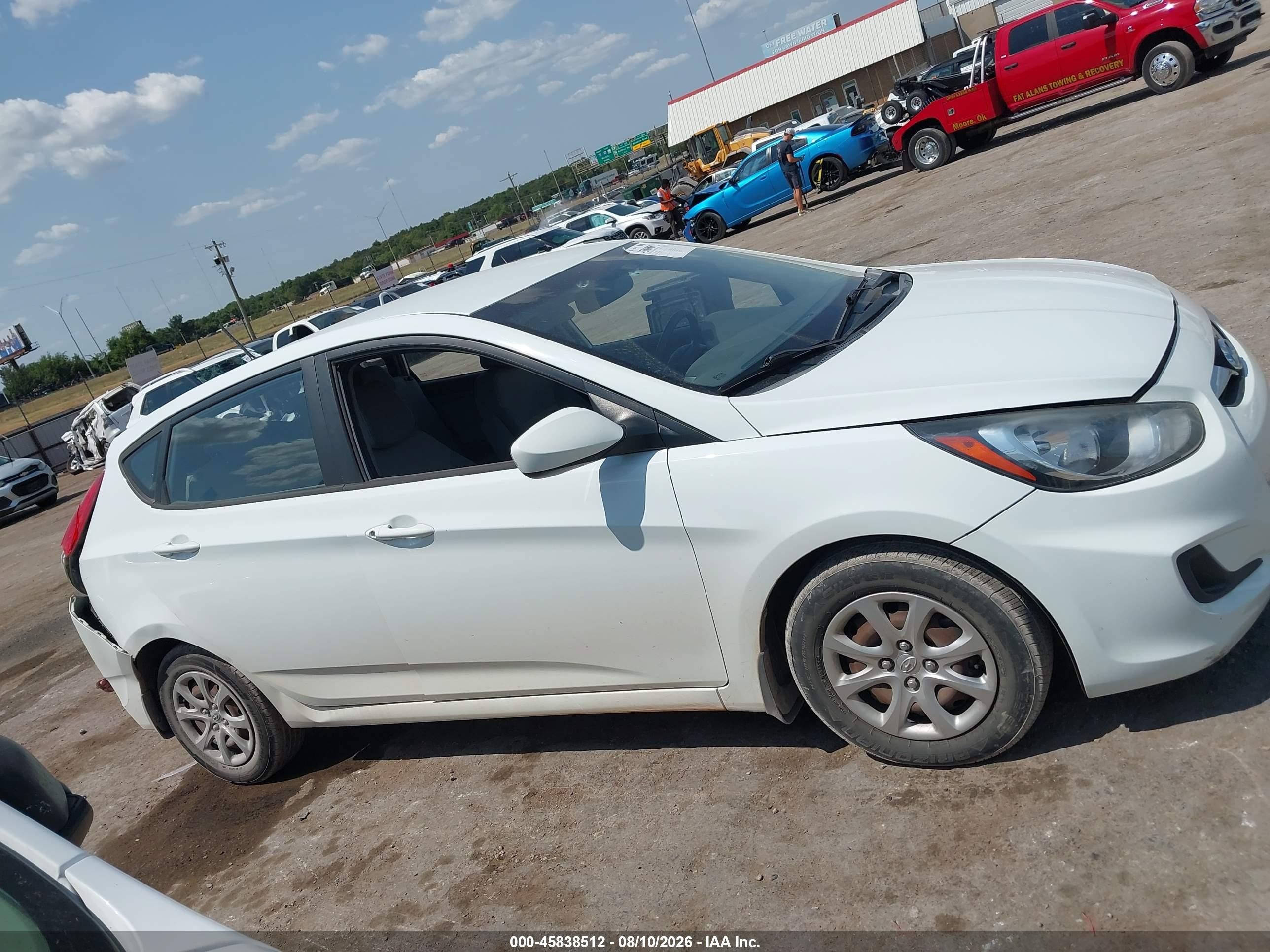 2013 Hyundai Accent Gs White vin: KMHCT5AE5DU087996