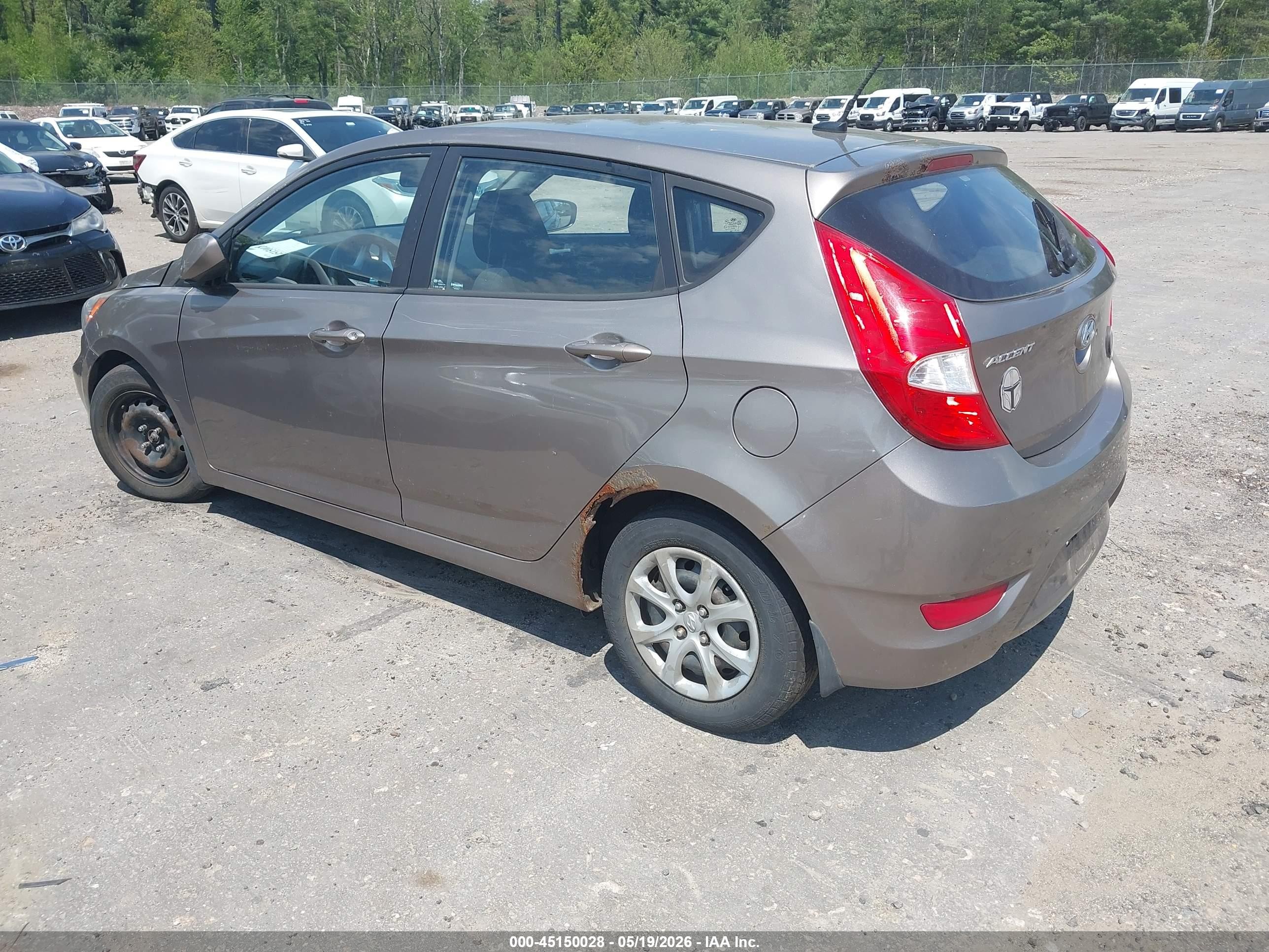 2013 Hyundai Accent Gs Brown vin: KMHCT5AE5DU098741