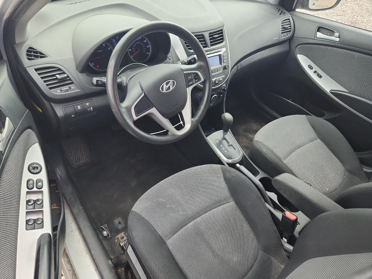 2014 Hyundai Accent Gs Silver vin: KMHCT5AE5EU172936
