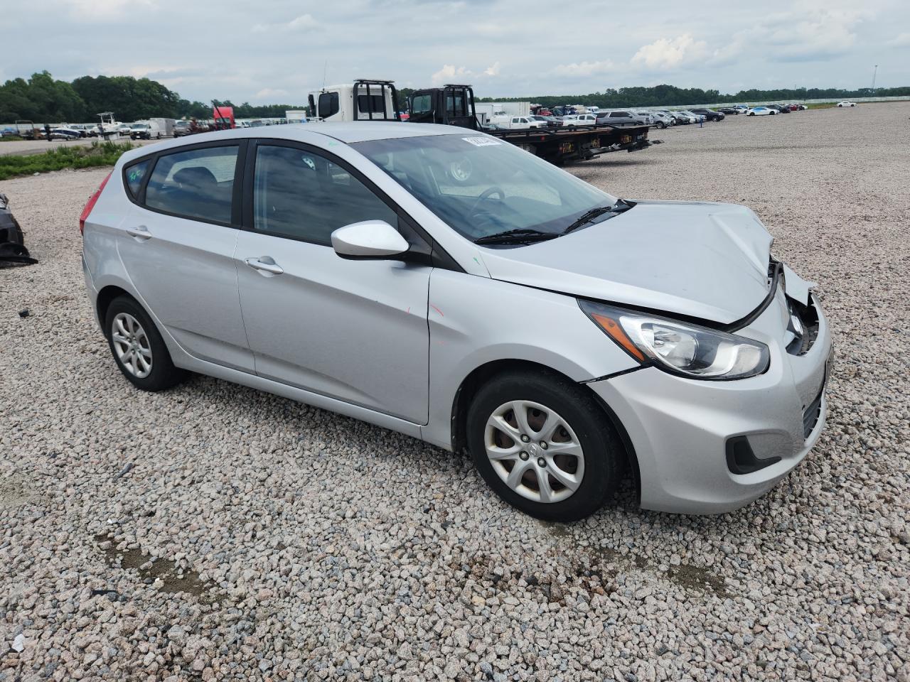 2014 Hyundai Accent Gs Silver vin: KMHCT5AE5EU172936