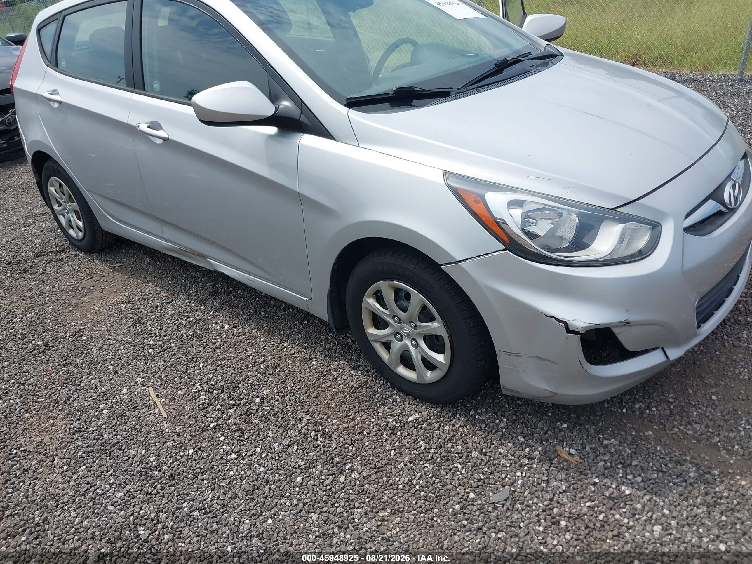 2014 Hyundai Accent Gs Серебряный vin: KMHCT5AE5EU188781