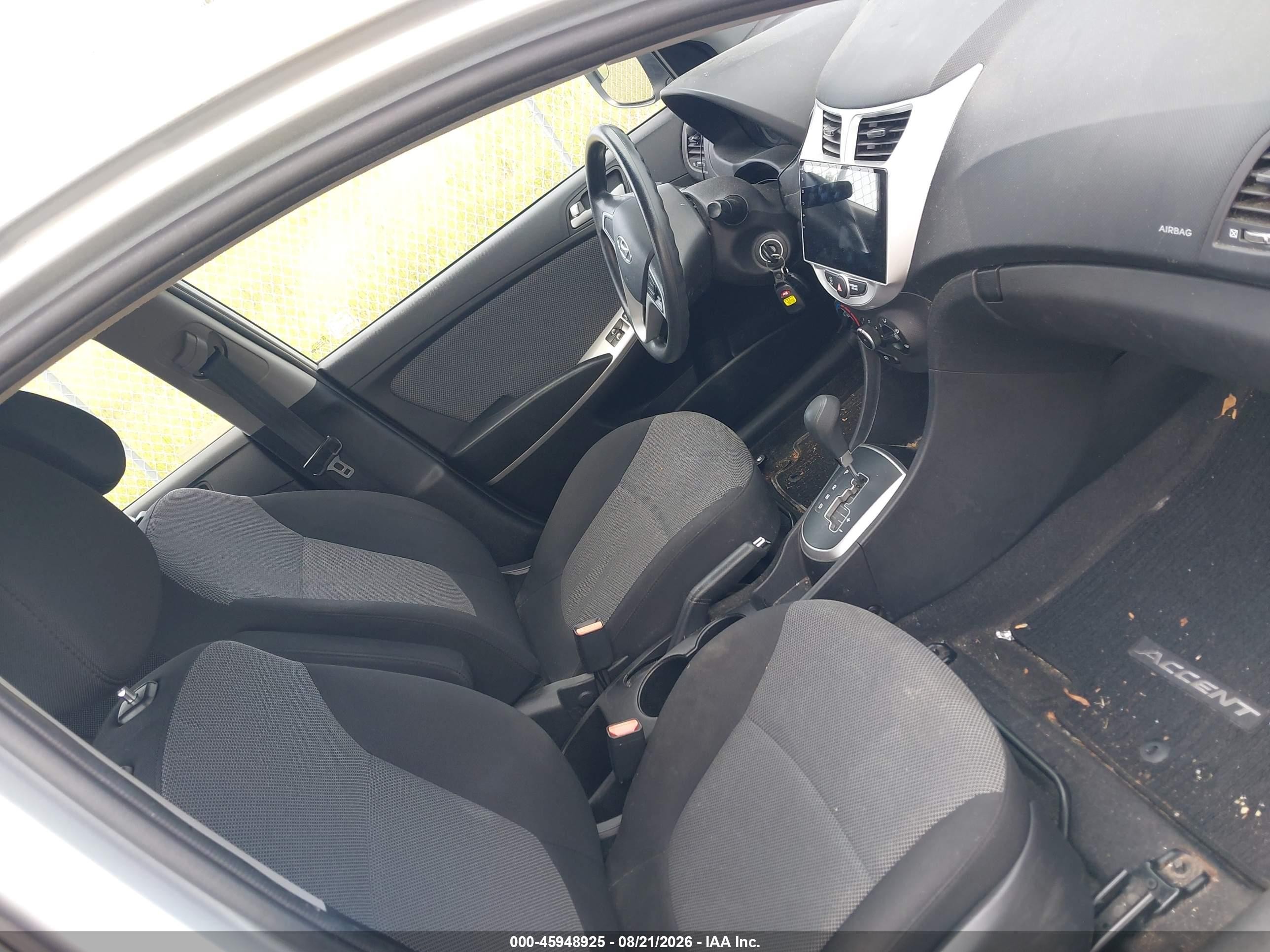 2014 Hyundai Accent Gs Серебряный vin: KMHCT5AE5EU188781