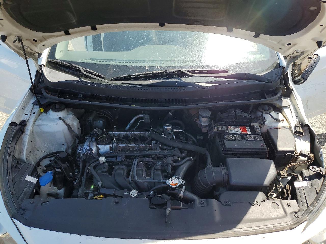 2014 Hyundai Accent Gs White vin: KMHCT5AE5EU193298