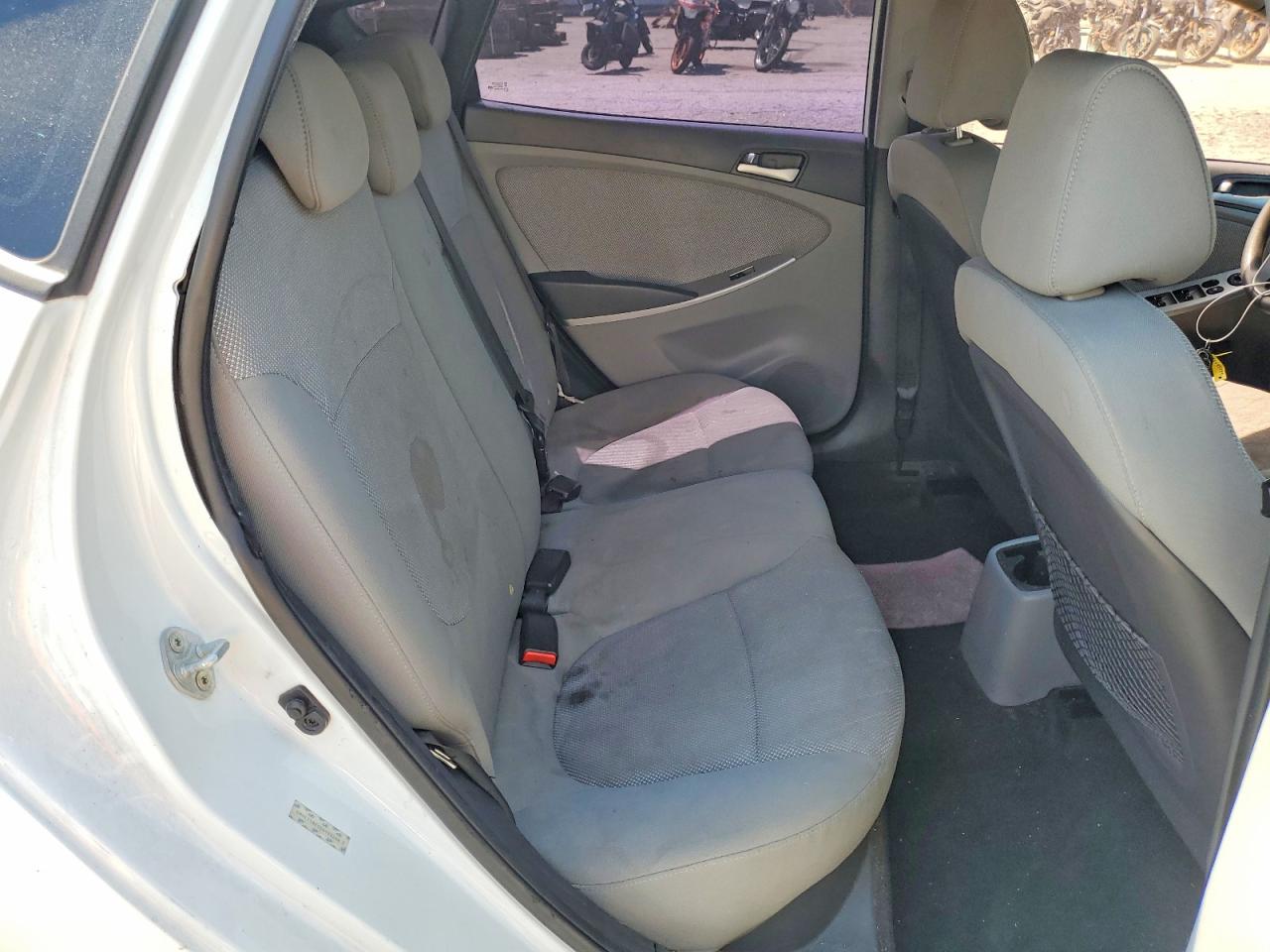 2014 Hyundai Accent Gs White vin: KMHCT5AE5EU193298