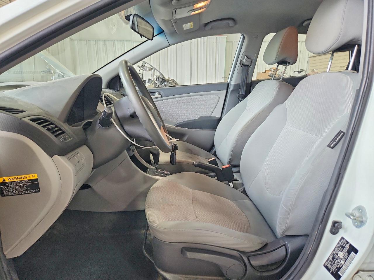 2013 Hyundai Accent Gs White vin: KMHCT5AE6DU114638