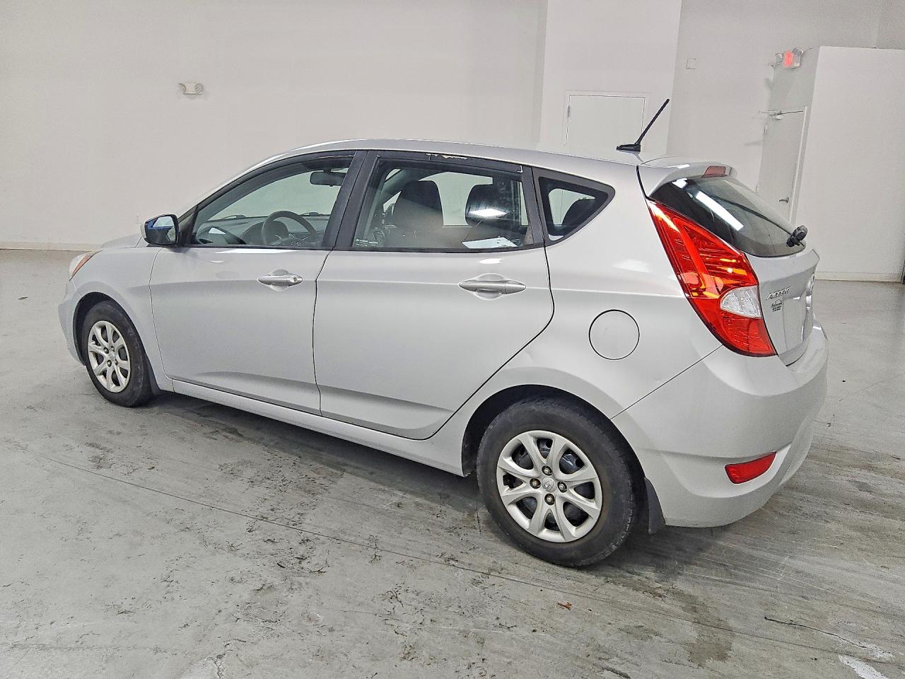 2013 Hyundai Accent Gs Серебряный vin: KMHCT5AE6DU116096