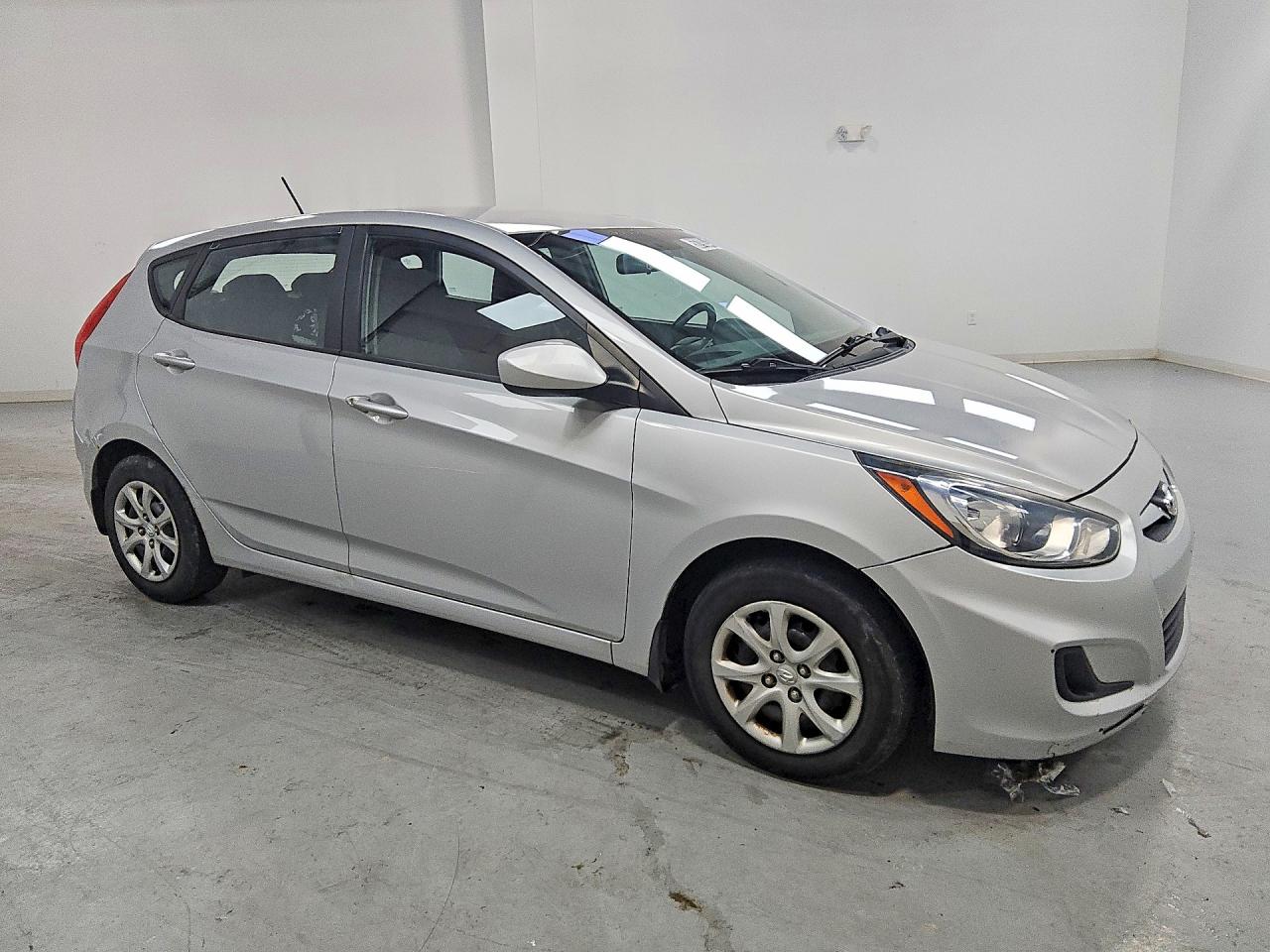 2013 Hyundai Accent Gs Серебряный vin: KMHCT5AE6DU116096