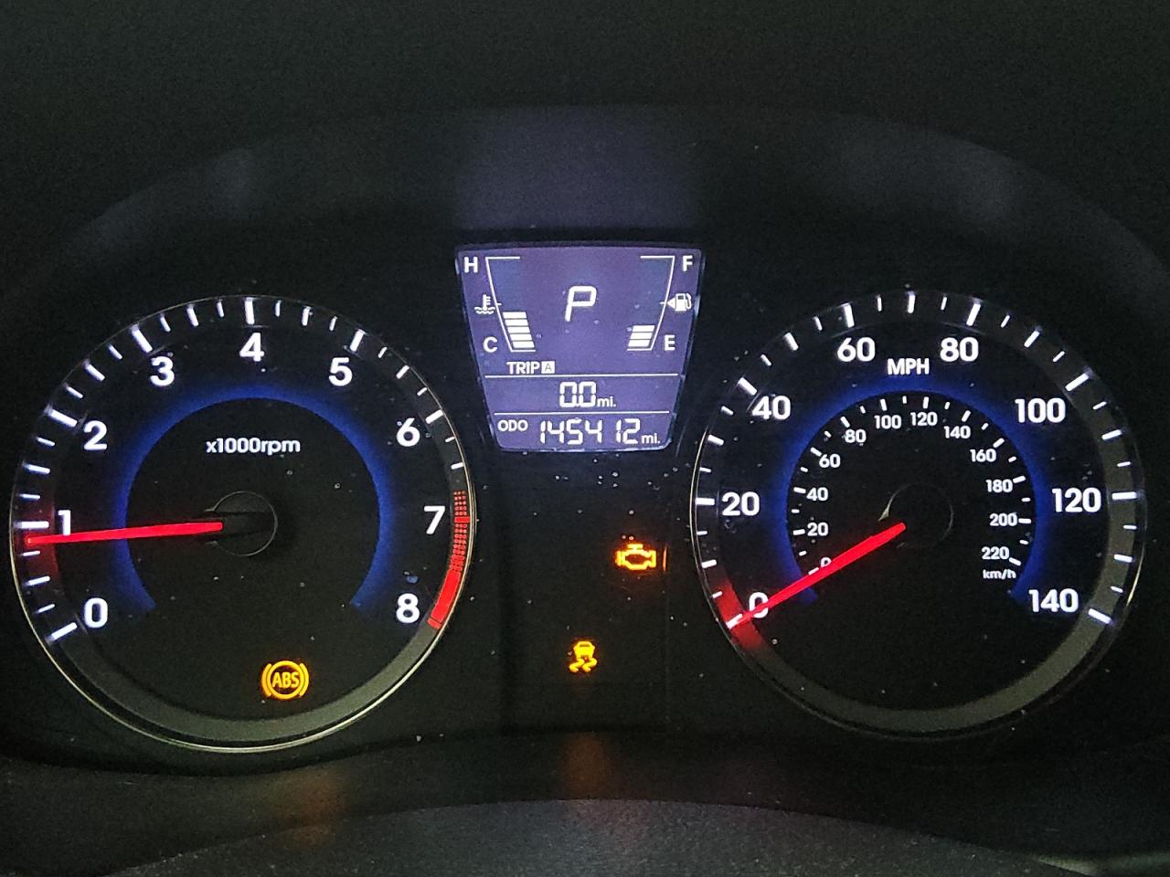 2013 Hyundai Accent Gs Серебряный vin: KMHCT5AE6DU116096 Damage: Warning Light - Engine, On, Unacceptable