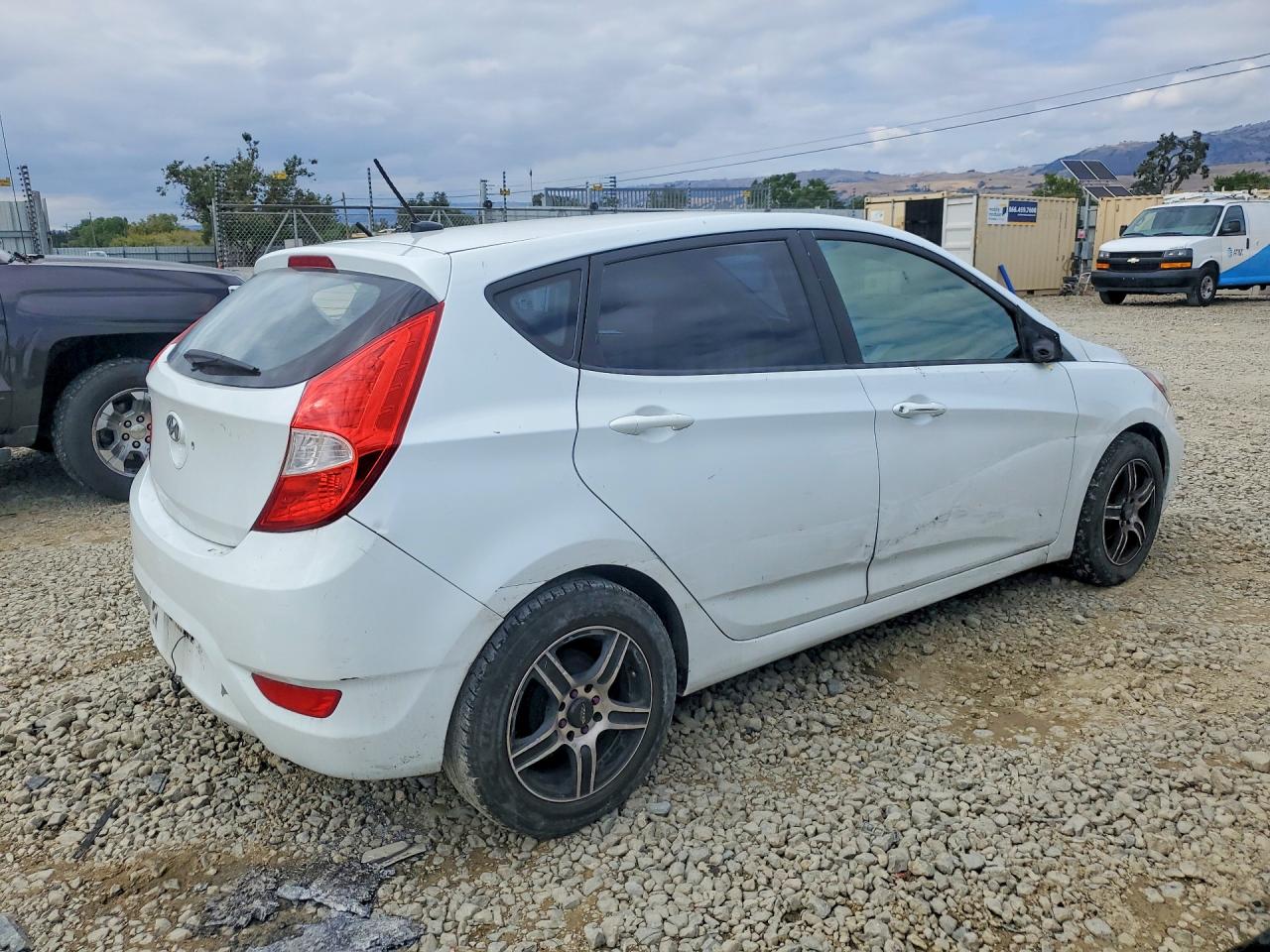 2014 Hyundai Accent Gs White vin: KMHCT5AE6EU158141