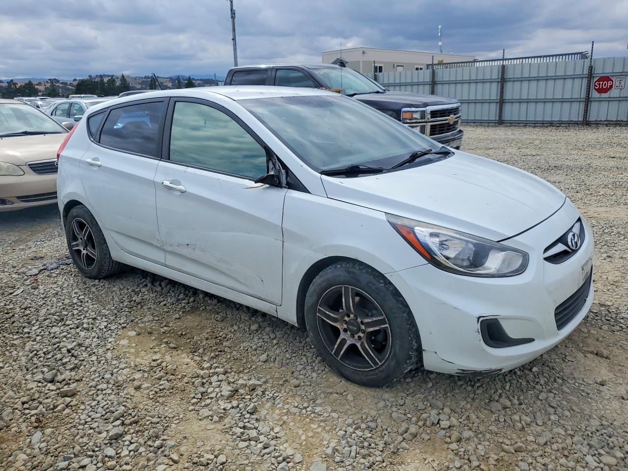 2014 Hyundai Accent Gs White vin: KMHCT5AE6EU158141