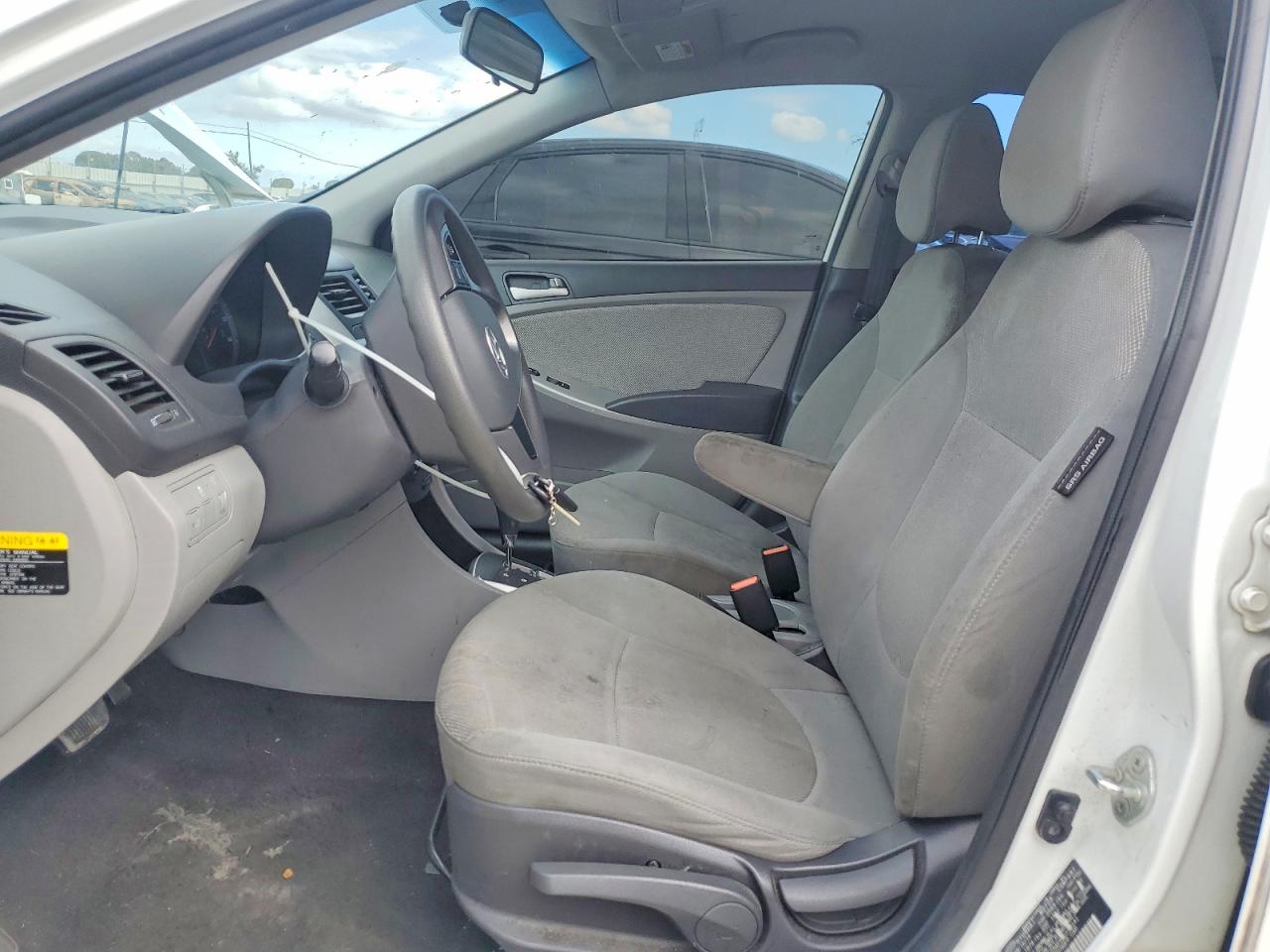 2014 Hyundai Accent Gs White vin: KMHCT5AE6EU158141