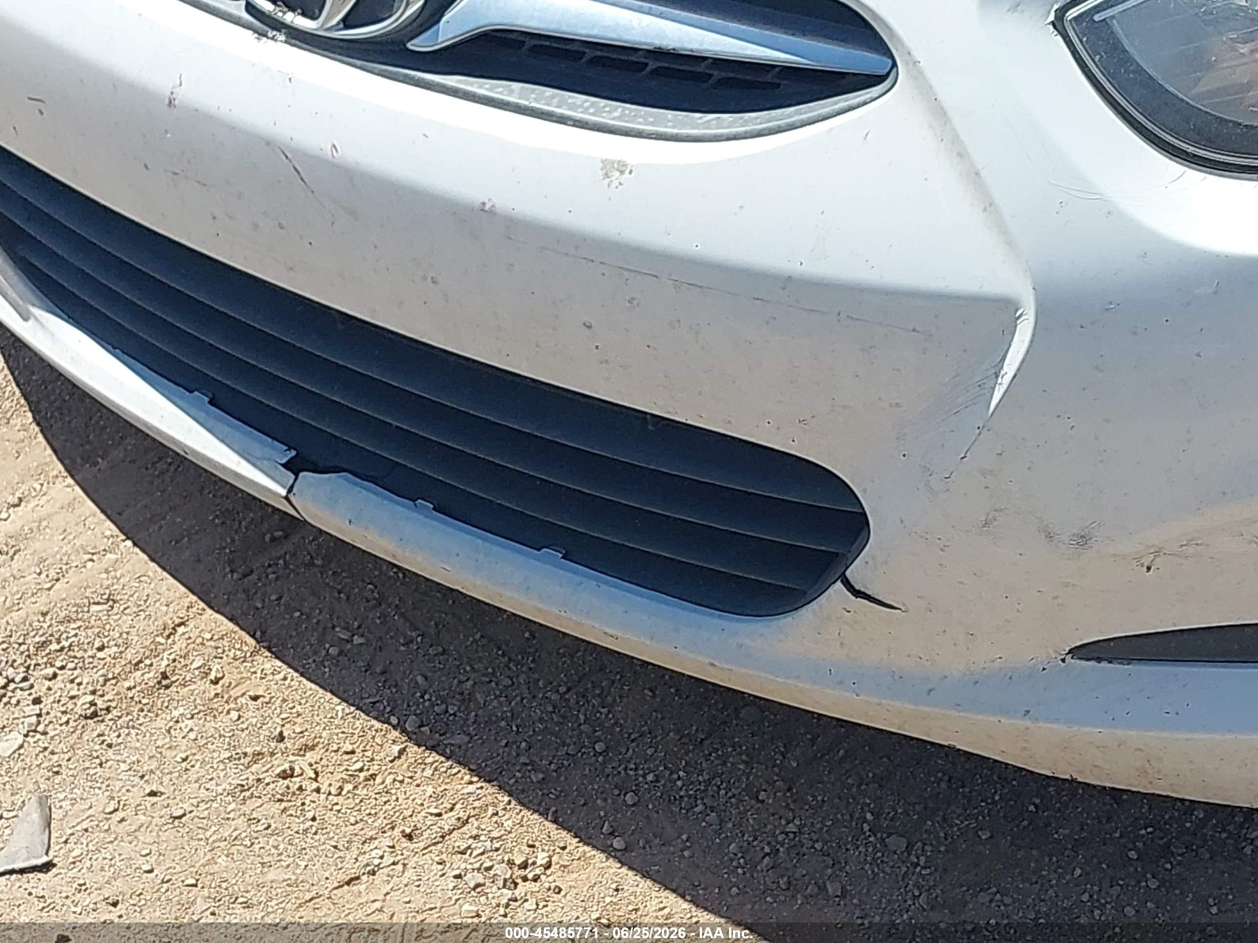 2014 Hyundai Accent Gs White vin: KMHCT5AE6EU169298
