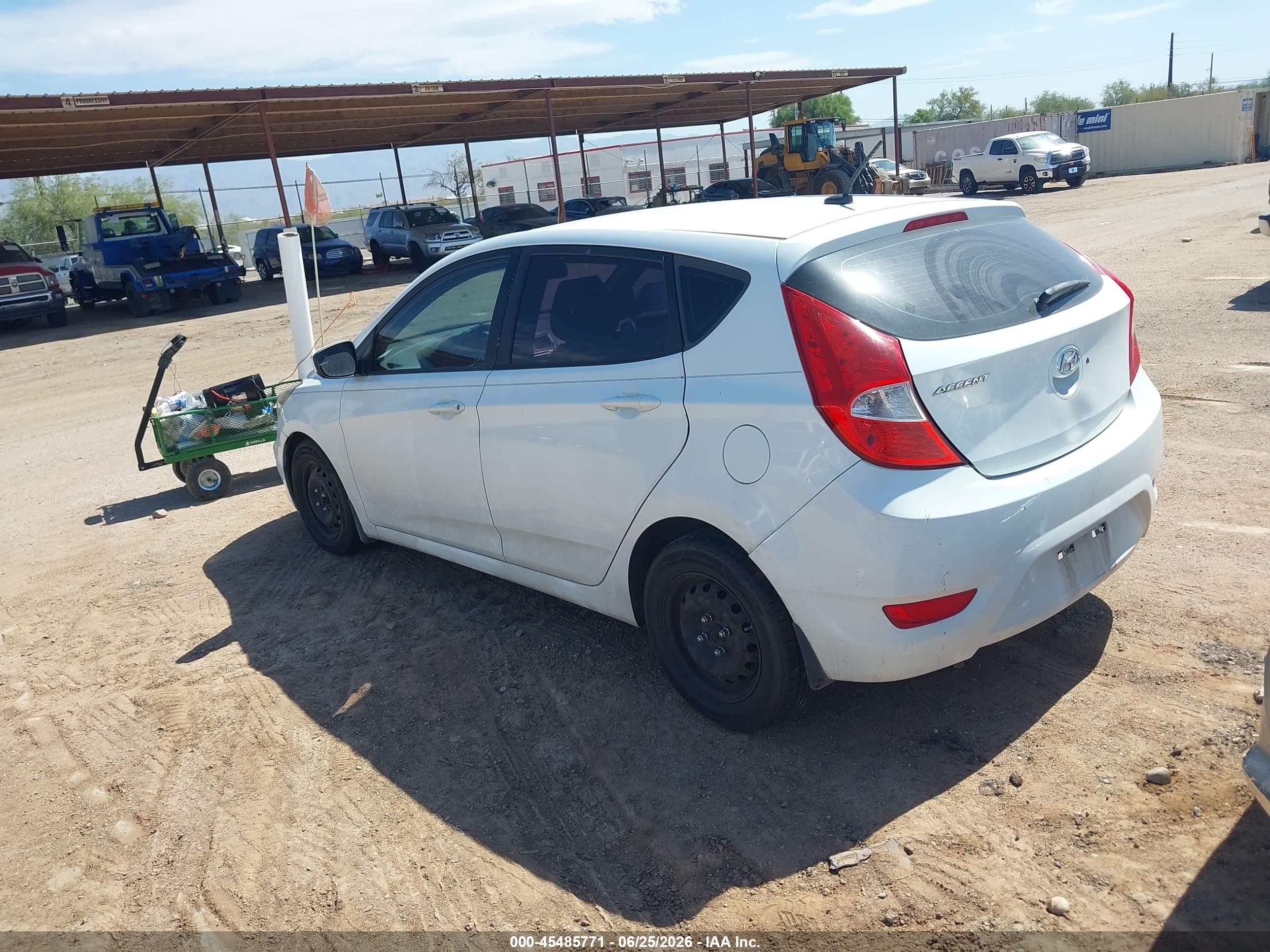 2014 Hyundai Accent Gs White vin: KMHCT5AE6EU169298