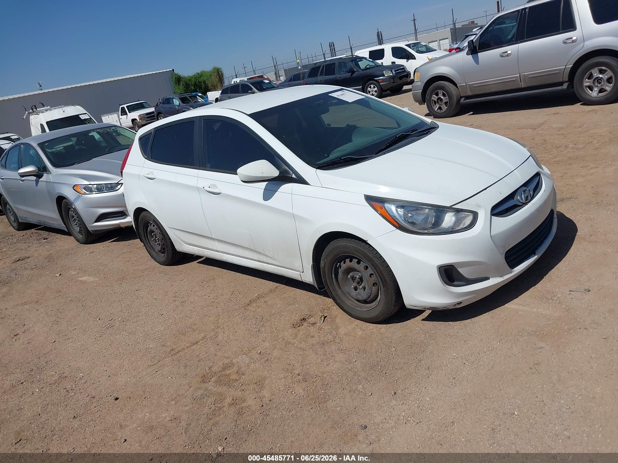 2014 Hyundai Accent Gs White vin: KMHCT5AE6EU169298