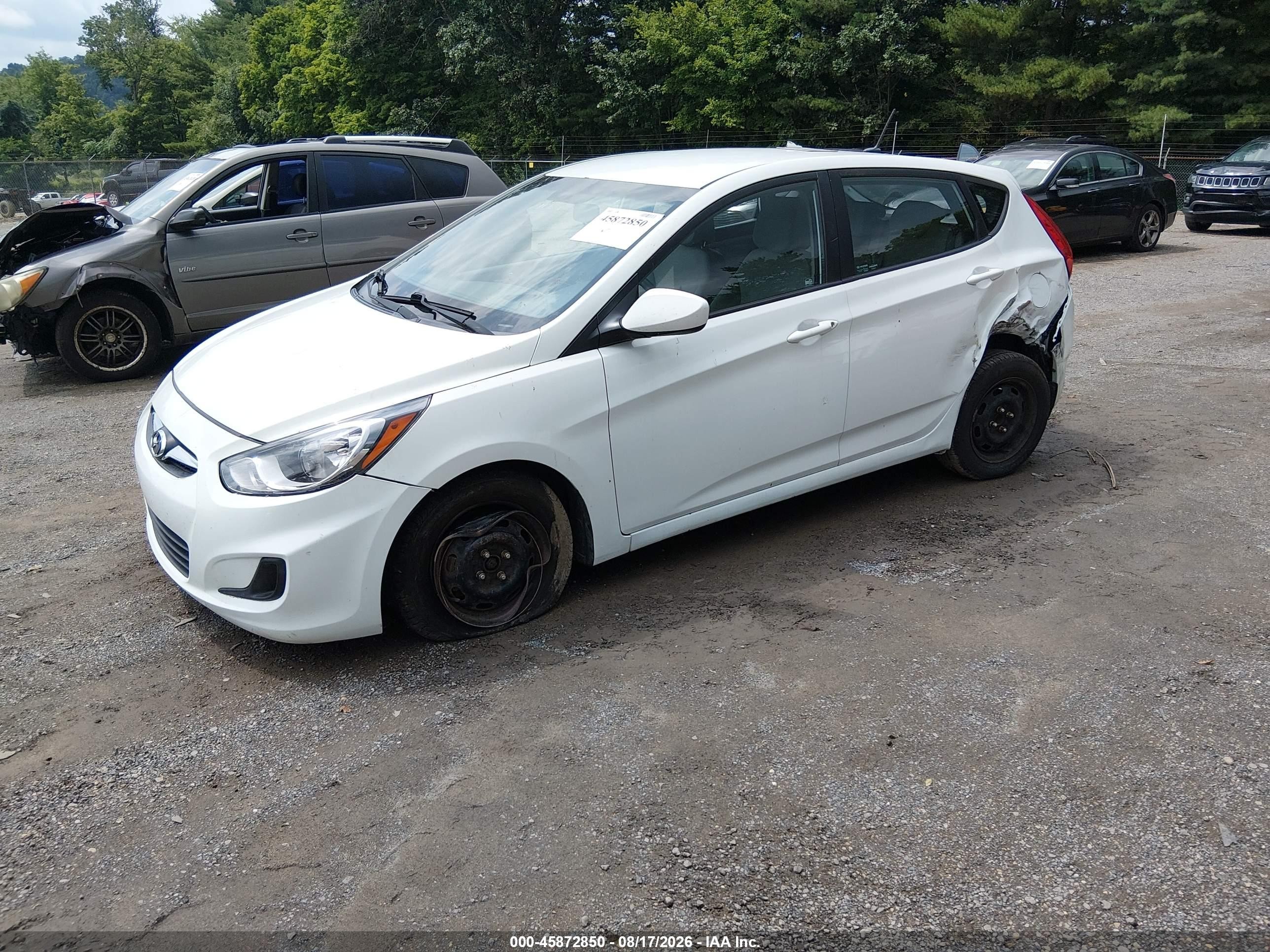 2014 Hyundai Accent Gs White vin: KMHCT5AE6EU176445