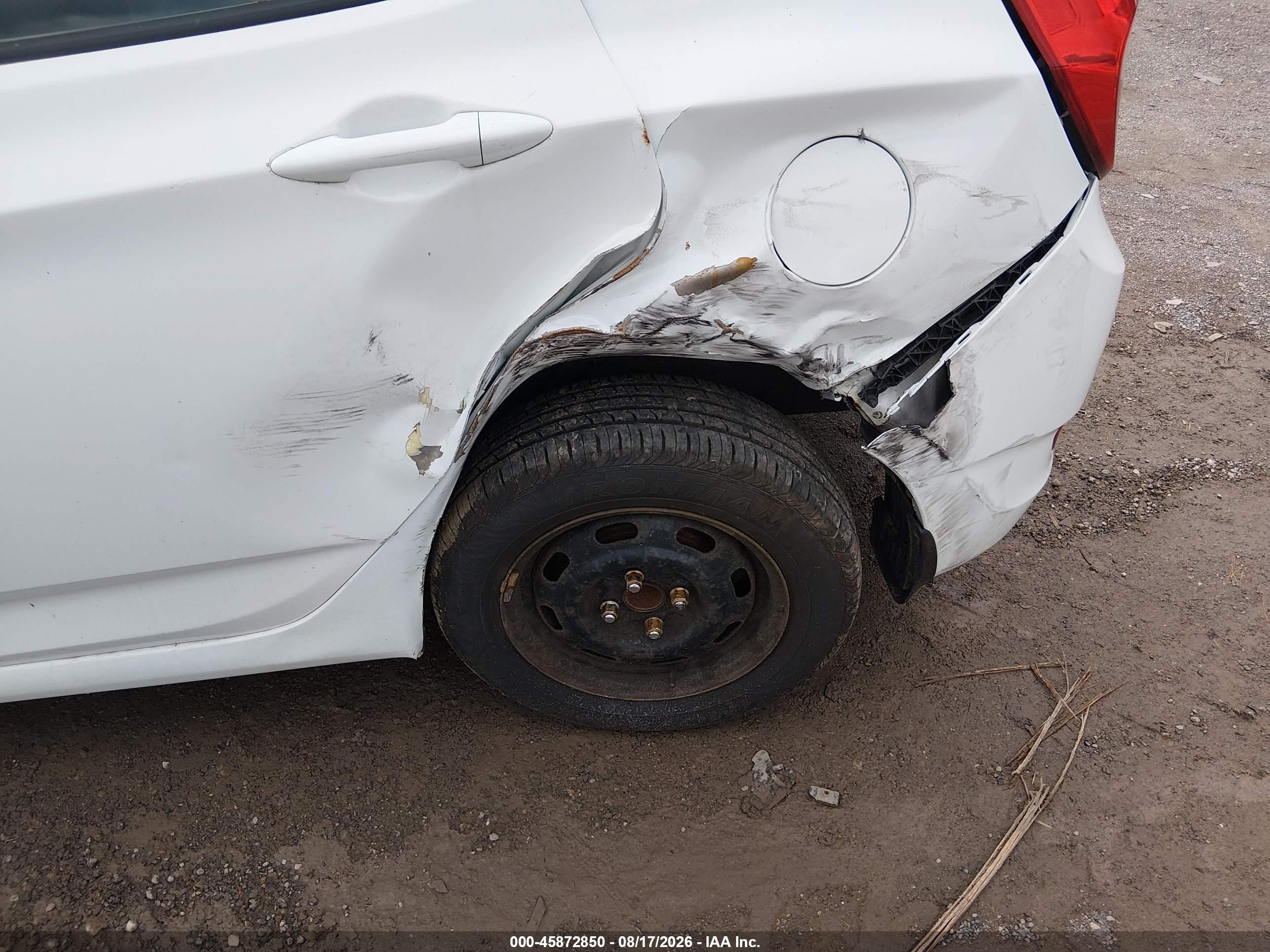 2014 Hyundai Accent Gs White vin: KMHCT5AE6EU176445