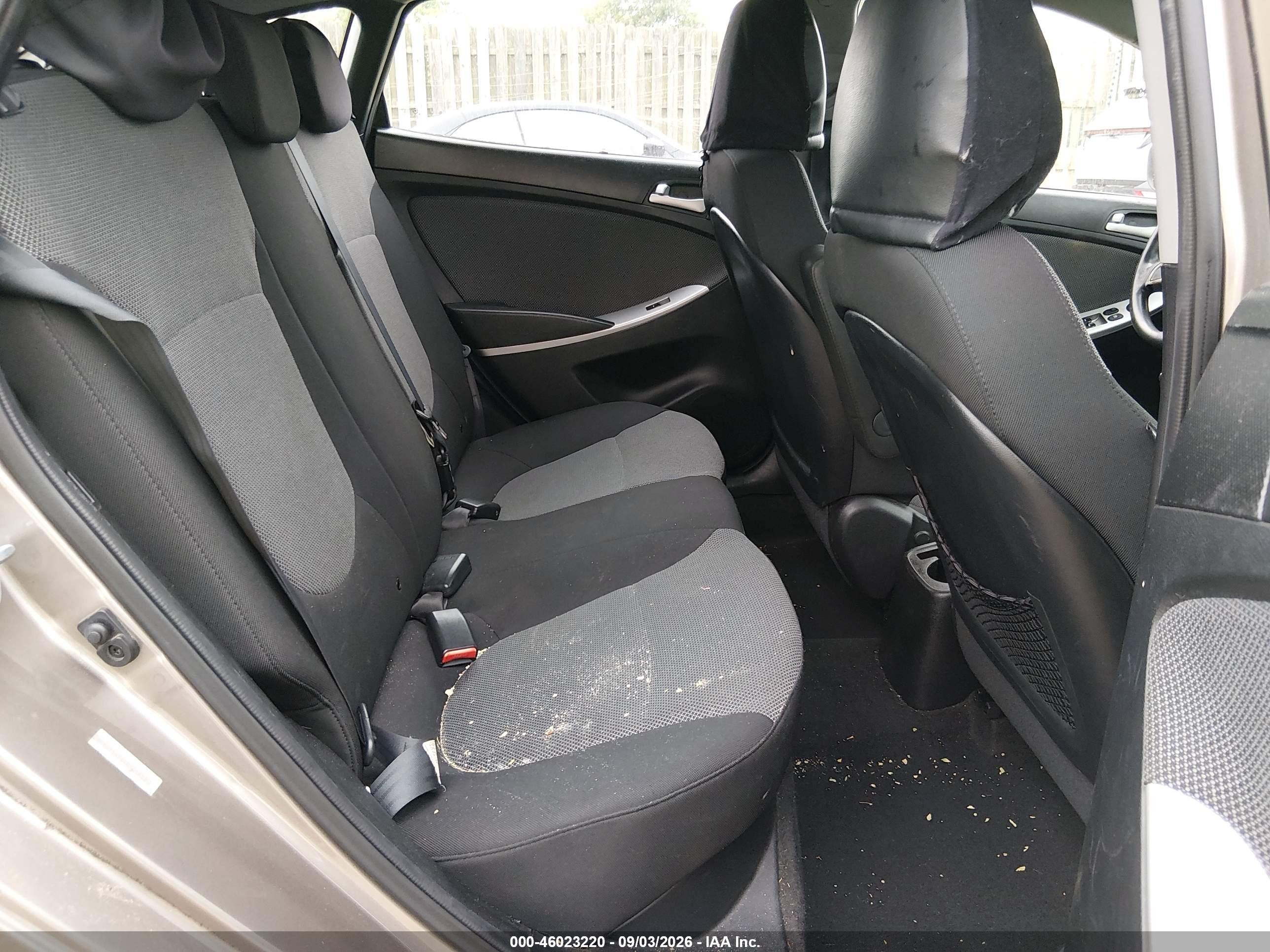 2014 Hyundai Accent Gs Gold vin: KMHCT5AE6EU181418