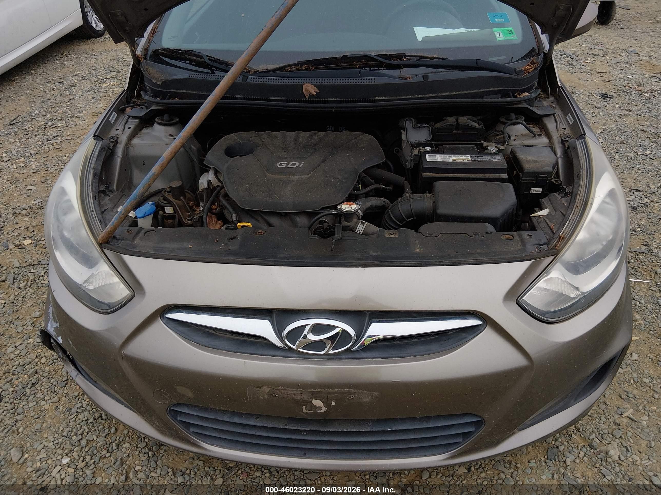 2014 Hyundai Accent Gs Gold vin: KMHCT5AE6EU181418