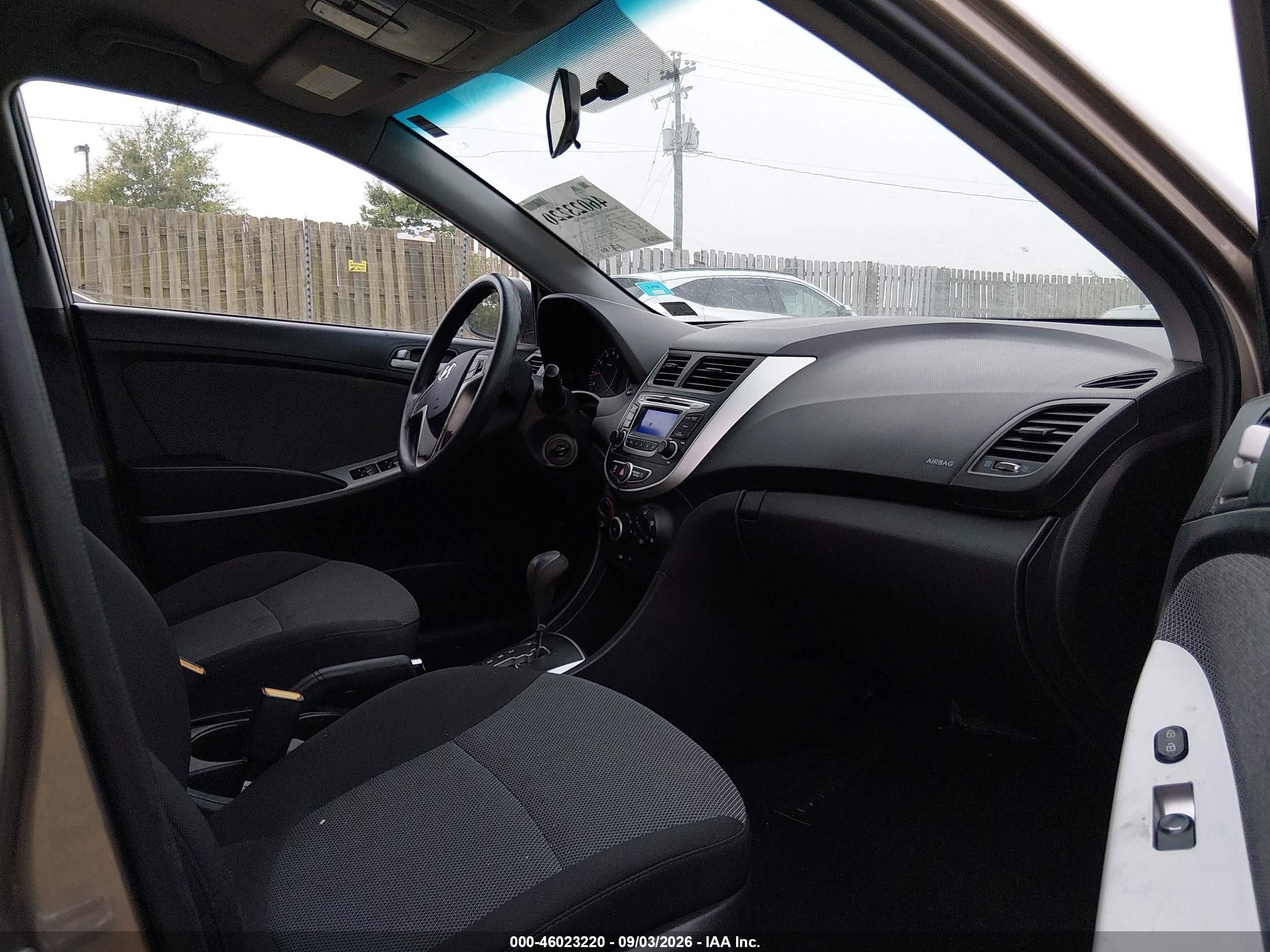 2014 Hyundai Accent Gs Gold vin: KMHCT5AE6EU181418
